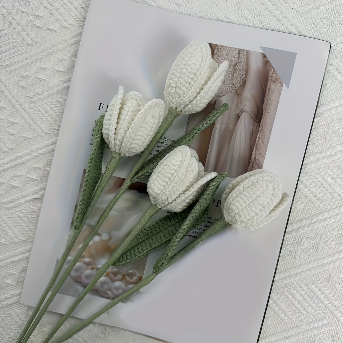 TEMU 4pcs Tulip Wool Flower Knitted Flower Knitted Flower Handmade Bouquet Simulated Flower Crocheted Valentine's Day Gift Tulip Good Luck Bouquet