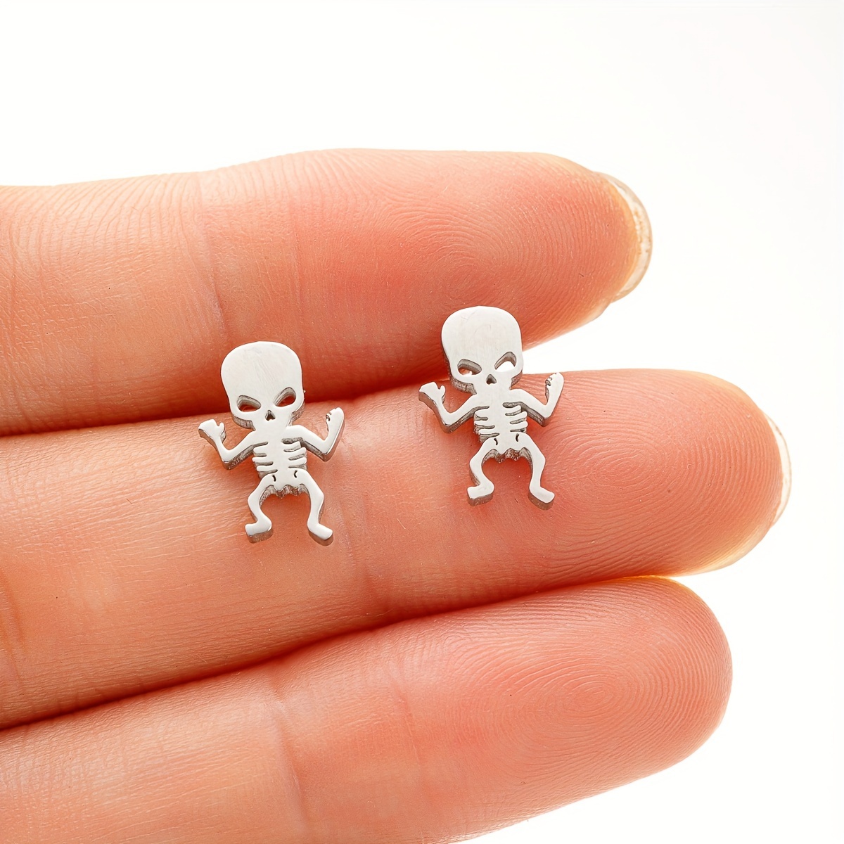 1 Pair Stainless Steel Men's Fashion Ear Cuff Hollow Black Skeleton Design Women's Stud Punk Party Accessories Travel Holiday Gifts Jewelry Accessories Suitable For Daily Wear Halloween Christmas