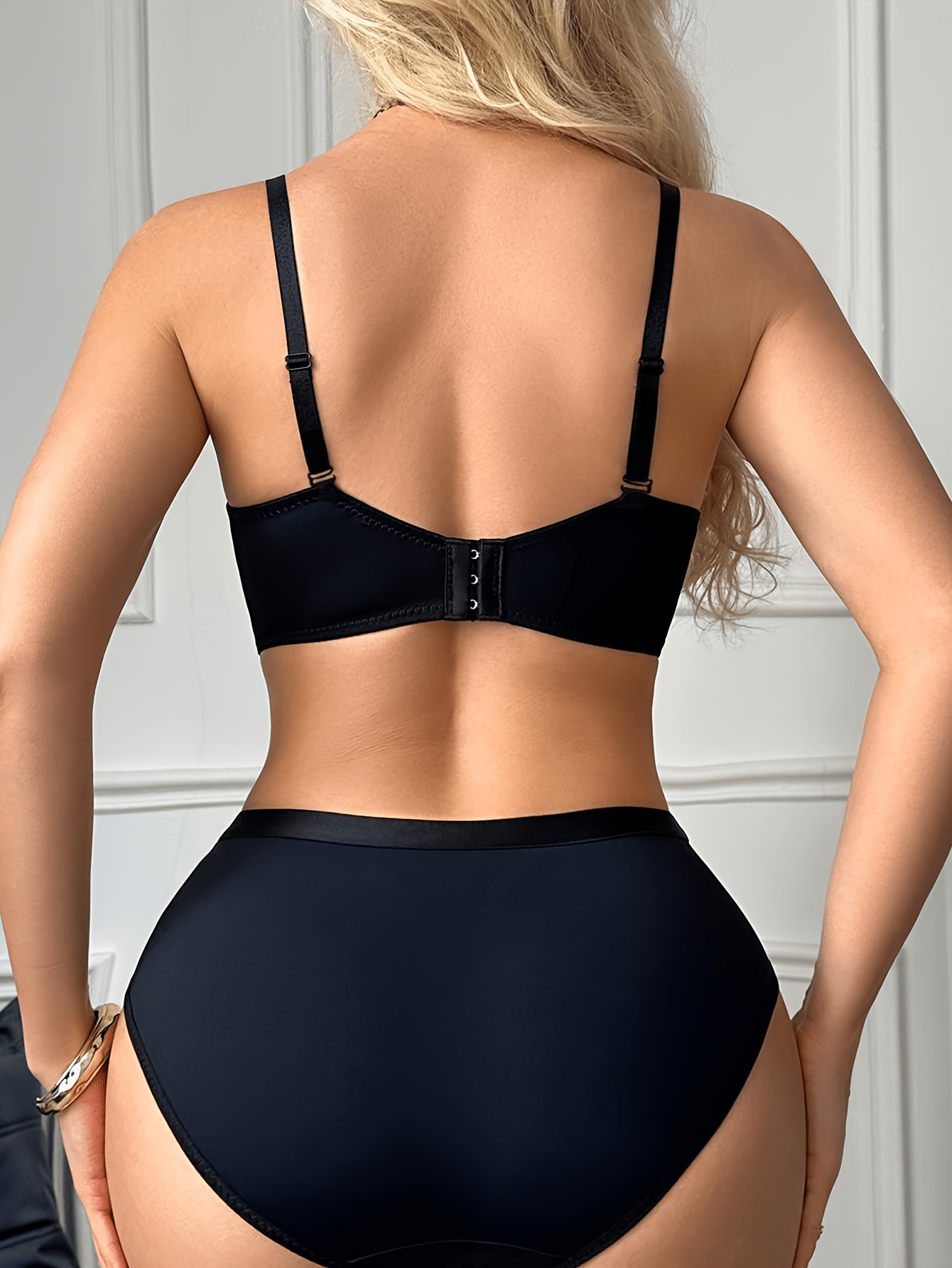 Conjunto de Sutiã Feminino com Emendas e Blocos de Cor 5