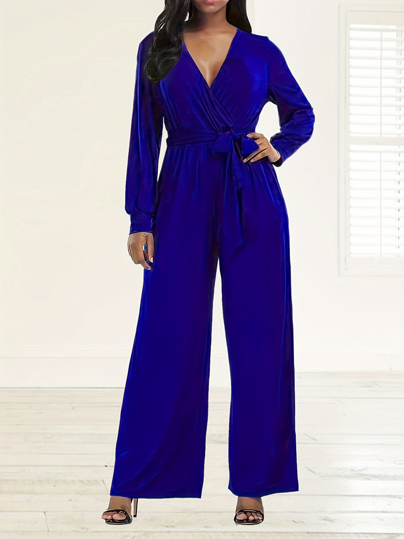 Tuta Lunga Da Donna, A Maniche Lunghe, Con Scollo A V