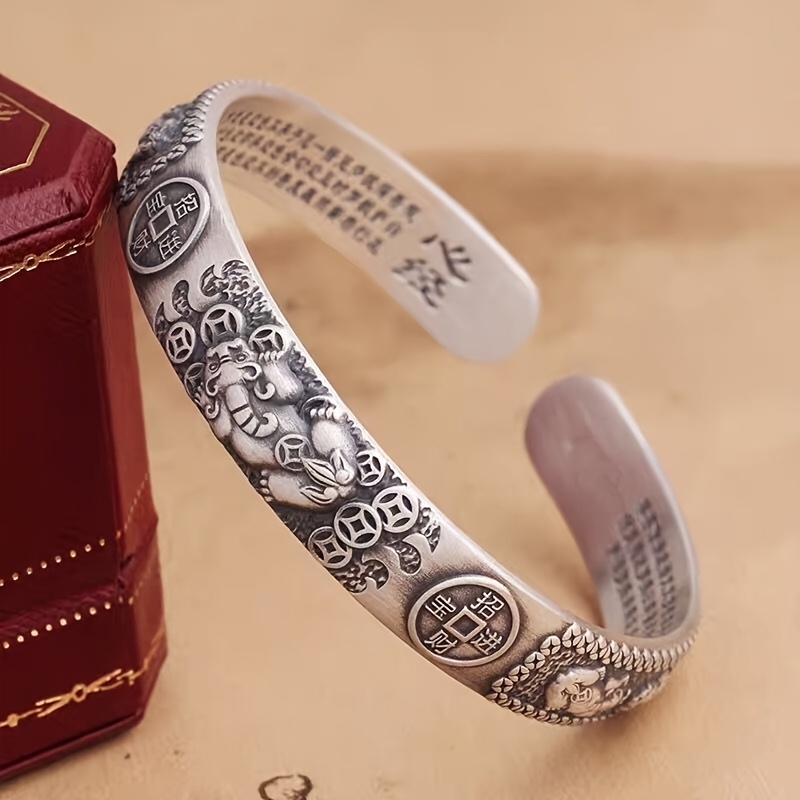 TEMU Bracelet Pixiu 1 pièce, tendance rétro et pour attirer , bracelet à pièces de cuivre sculptées avec du Cœur , bijou de protection Shui chinois