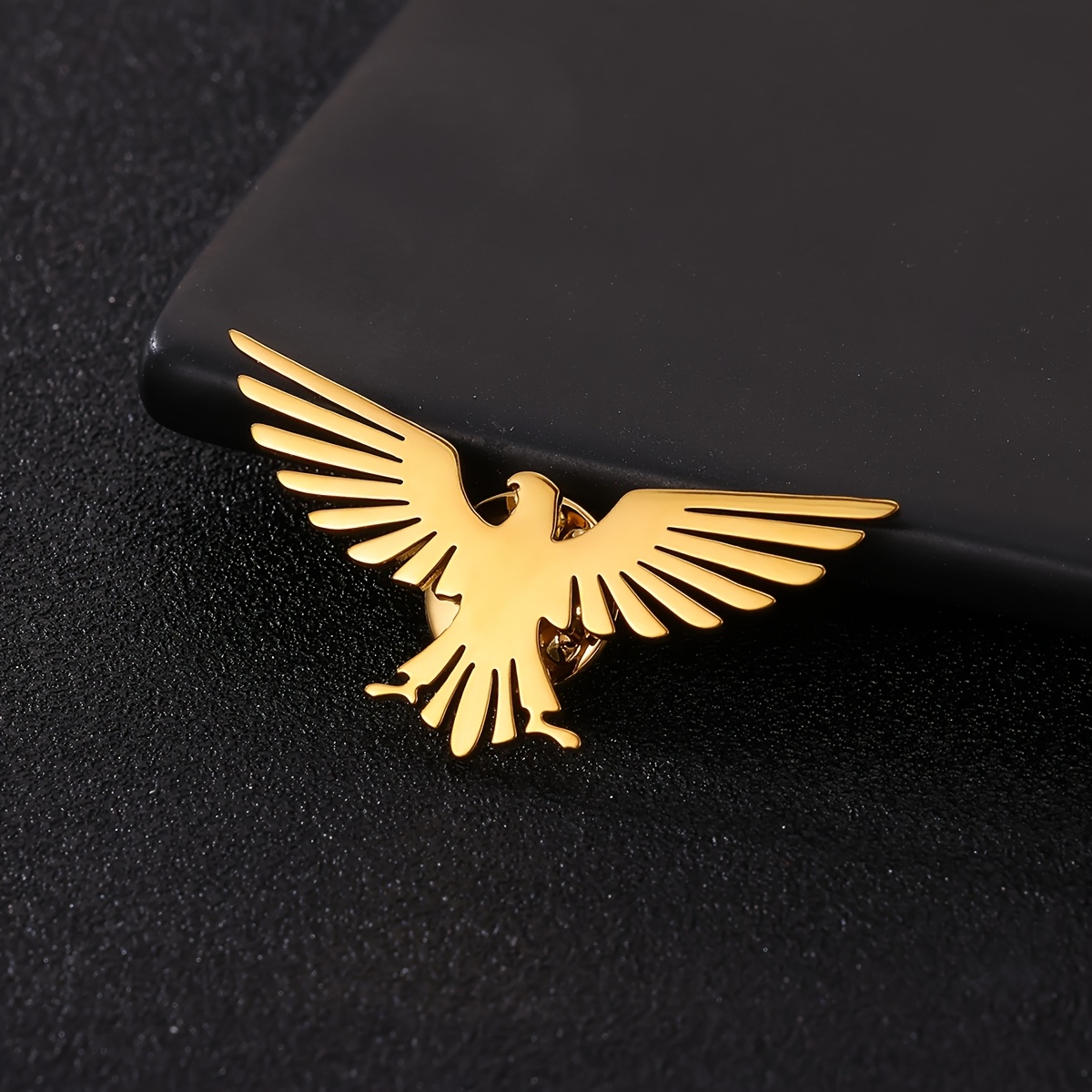 E-shop Eagle Wing Herren Brosche aus Edelstahl, ein stilvolles und elegantes Accessoire für Anzüge, Knopf-Brosche, für Feiertagsfeiern im Jahr 2026