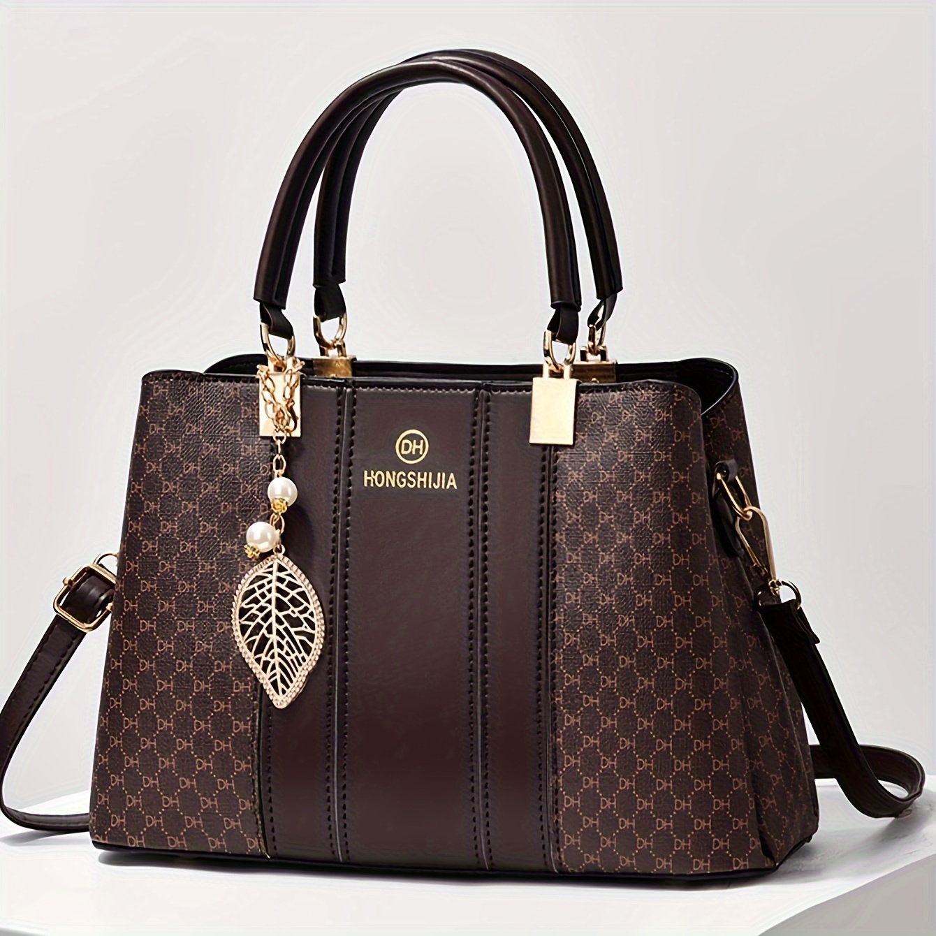 

Fashionable Texture And Large Capacity Printed Letter Handbag