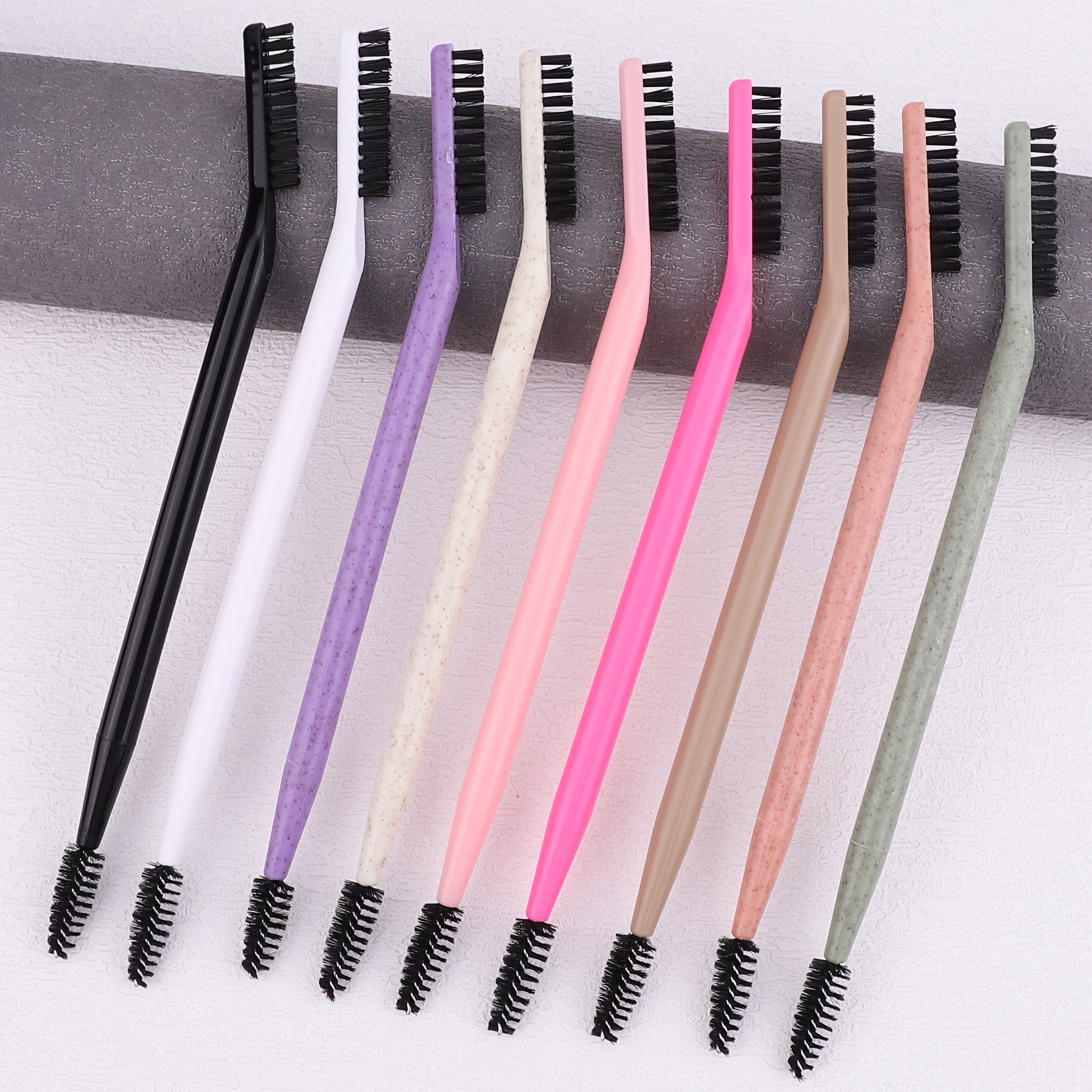 Recourbe-cils double embout avec une brosse à sourcils blanche, disponible en plusieurs couleurs, pinceau de Cosmétique polyvalent en noir.