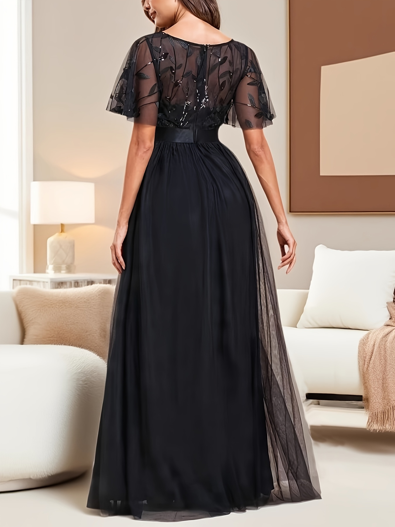 Plus Size - فستان سهرة أنيق بحجم كبير مع زينة زهور - فستان حفلات بدون أكمام بأسلوب A-Line، لون صلب، إغلاق بسحاب، قمة ملائمة وتنورة طويلة للزفاف والولائم والمناسبات الرسمية، ملابس زفاف للضيوف | فستان مزخرف بالزهور | خطوط مريحة