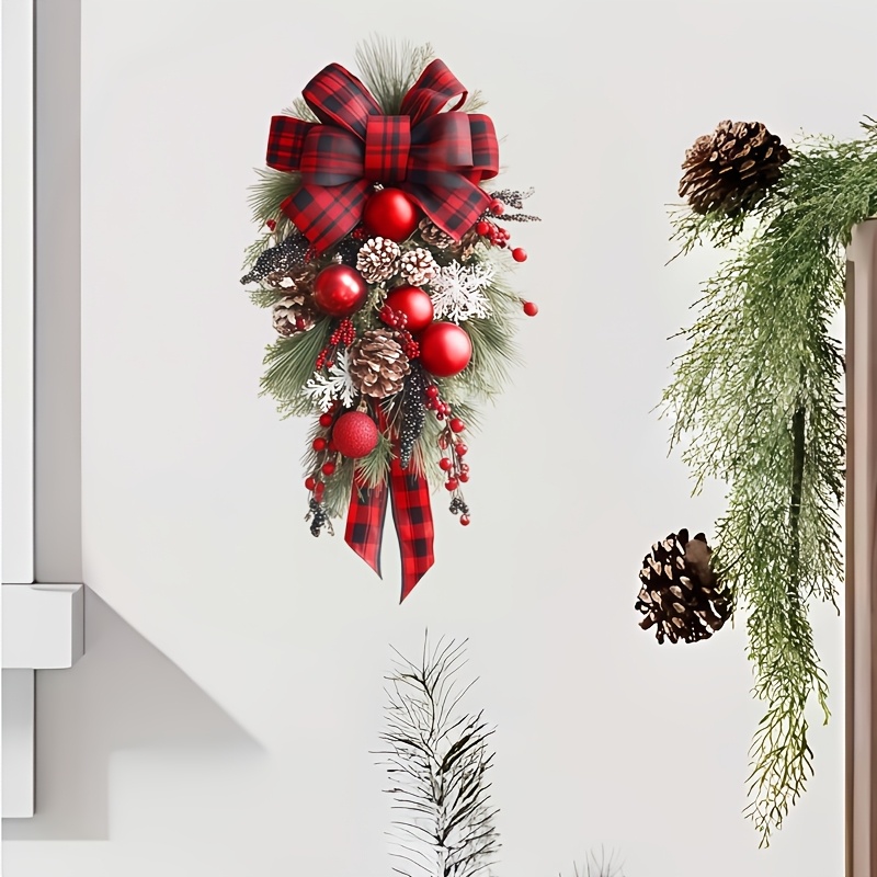 TEMU . Weihnachtskranz Fensteraufkleber, 2D Fensterdekoration mit Büffelkariert-Schleife, , roten Dekokugeln und Wintergrün, saisonale, ablösbare
