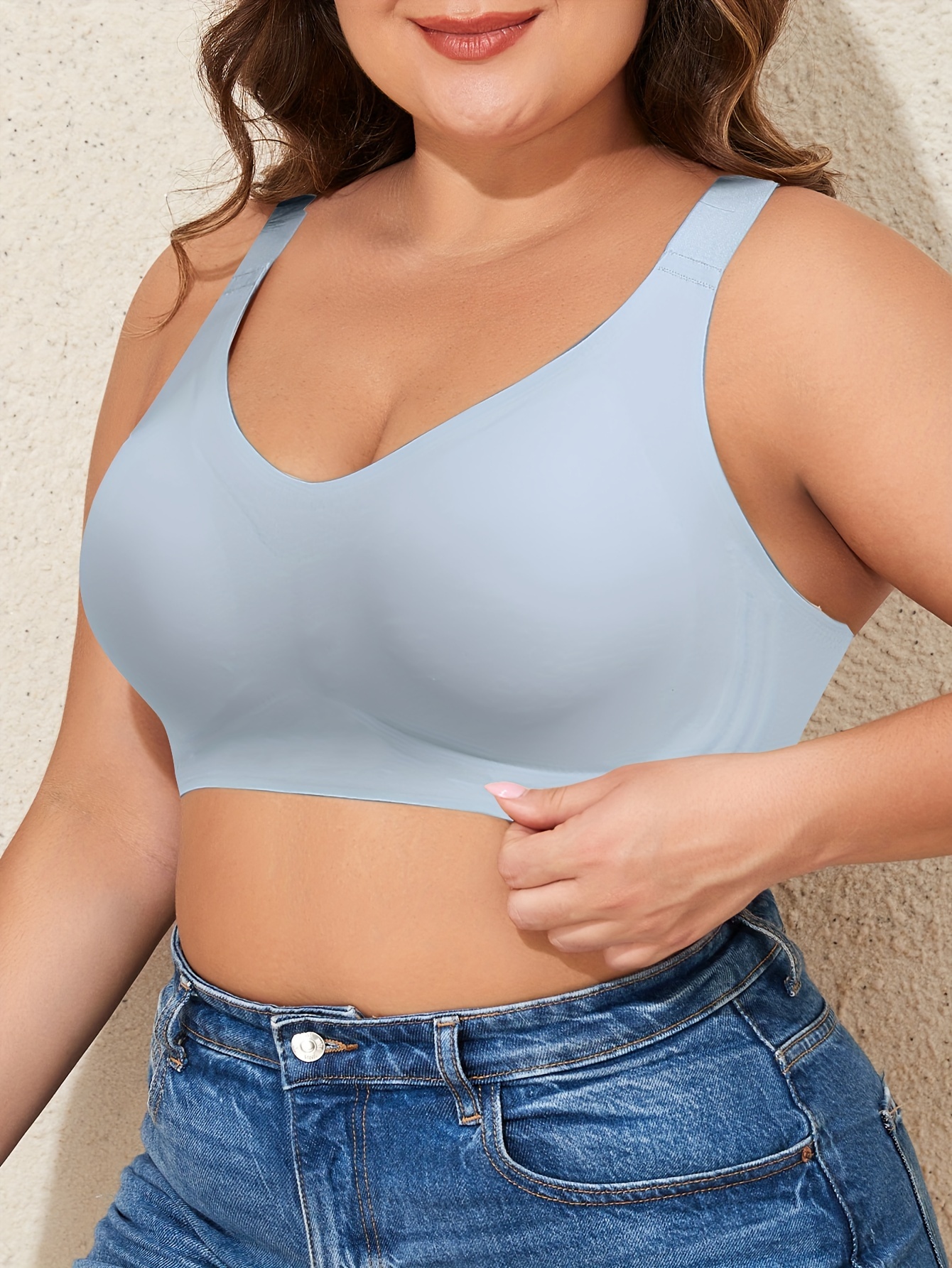 Single Pack Plus Size Seamless V-Neck Bralette, Sexy Style, Polyamide Knit Fabric with Medium Stretch, Solid Color, Wireless, Comfortable Breathable, with Removable Padding