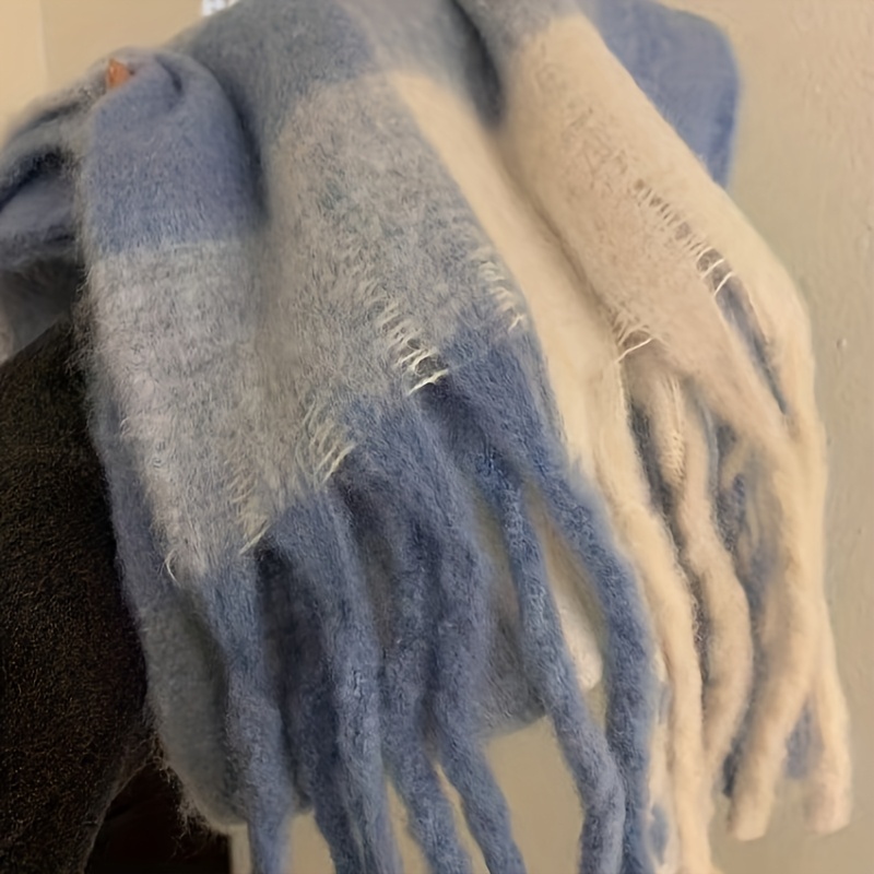 1pc of Blue and White Checkered Warm Scarf, Soft with Tassel Double-sided Decoration, Suitable for Autumn and Winter Outings, Travel, Multi-functional Fashion