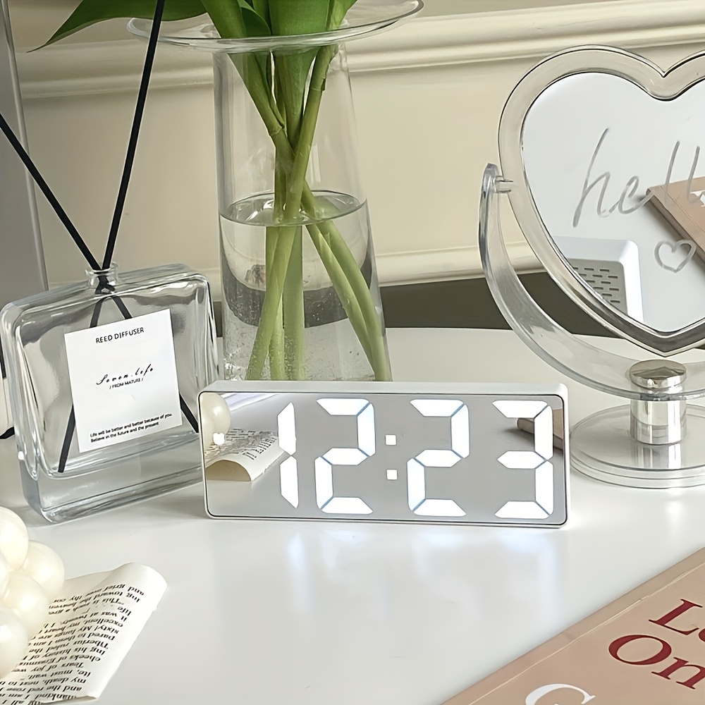 1pc LED mirror bedside alarm clock 12/24 hours battery plug-in/two power supply methodsHome decoration artwork can be put in the bedroom study can be used as Christmas Thanksgiving Mother's Day gift.