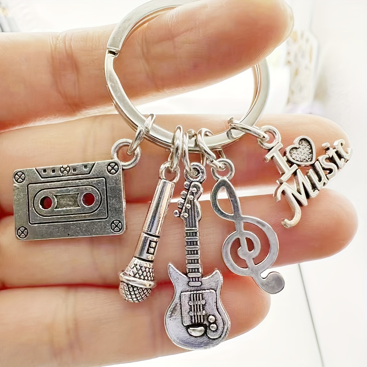 

1pc - Keychain, Iron Alloy Keyring Guitar, , And Pendants, Jewelry For Men