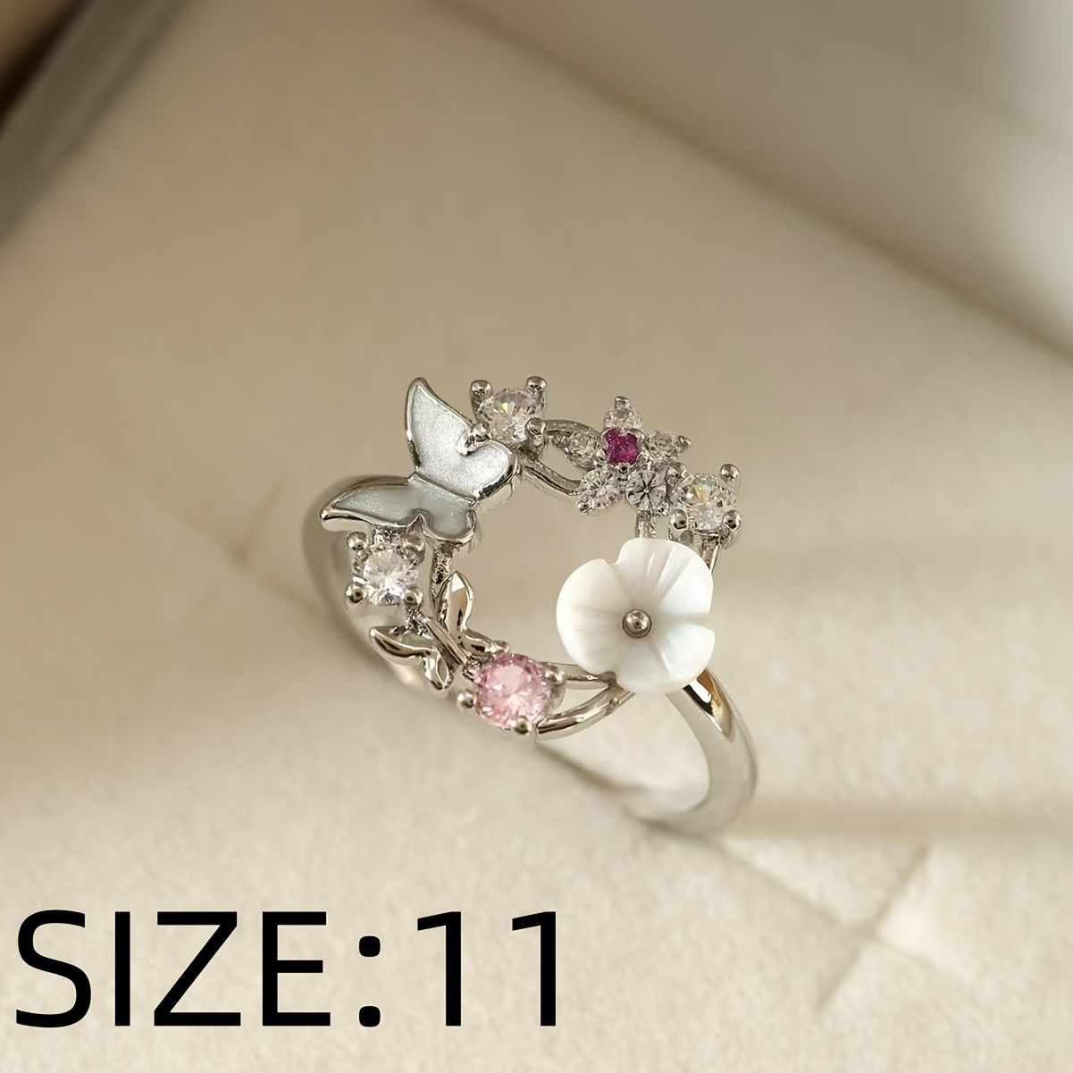 Exquisite Flower Unisex Ring with Synthetic Zircon