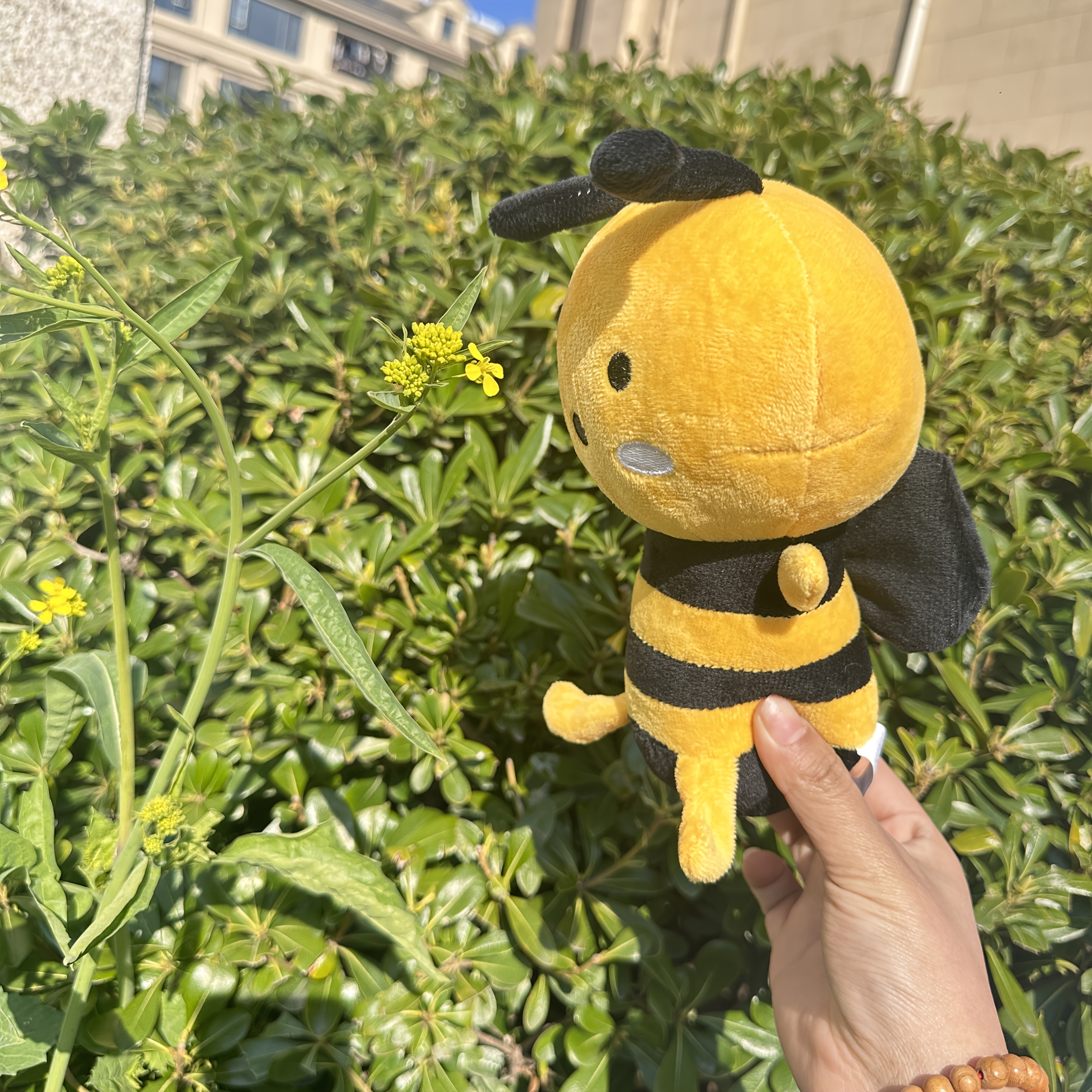 JIAJCHUF, Little Bee Plush Doll, Toy Gift, Holiday Gift, Two Little Bees Flying In The Flowers.