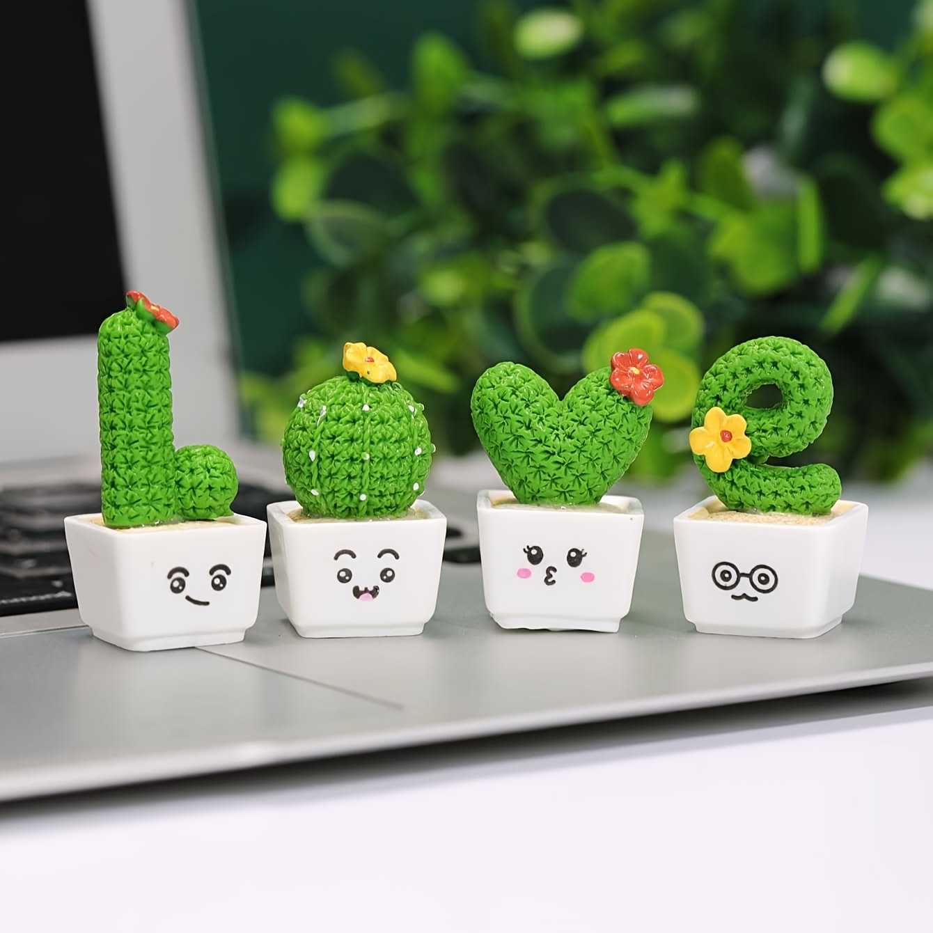 

4pcs Adorable Cactus Love Potted Resin Figurines, Colorful Desk Plant Decoration, Miniature Home Decor, Cute Facial Expressions, Office Desk & Shelf Decor