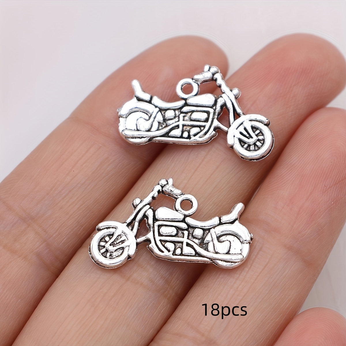 E-shop 18 stilvolle Motorrad-Anhänger, geeignet für Schmuckherstellung, handgefertigte Halsketten, Ohrringe und Schlüsselanhänger-Erweiterungen