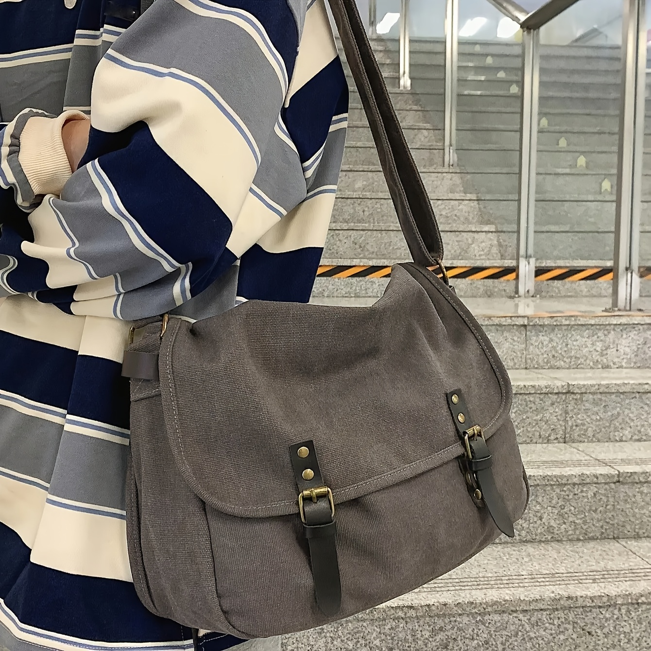 vintage   taske, stor kapacitet, casual og alsidig,   til studerende og pendlere, crossbody stil, moderne og praktisk, crossbody skuldertaske