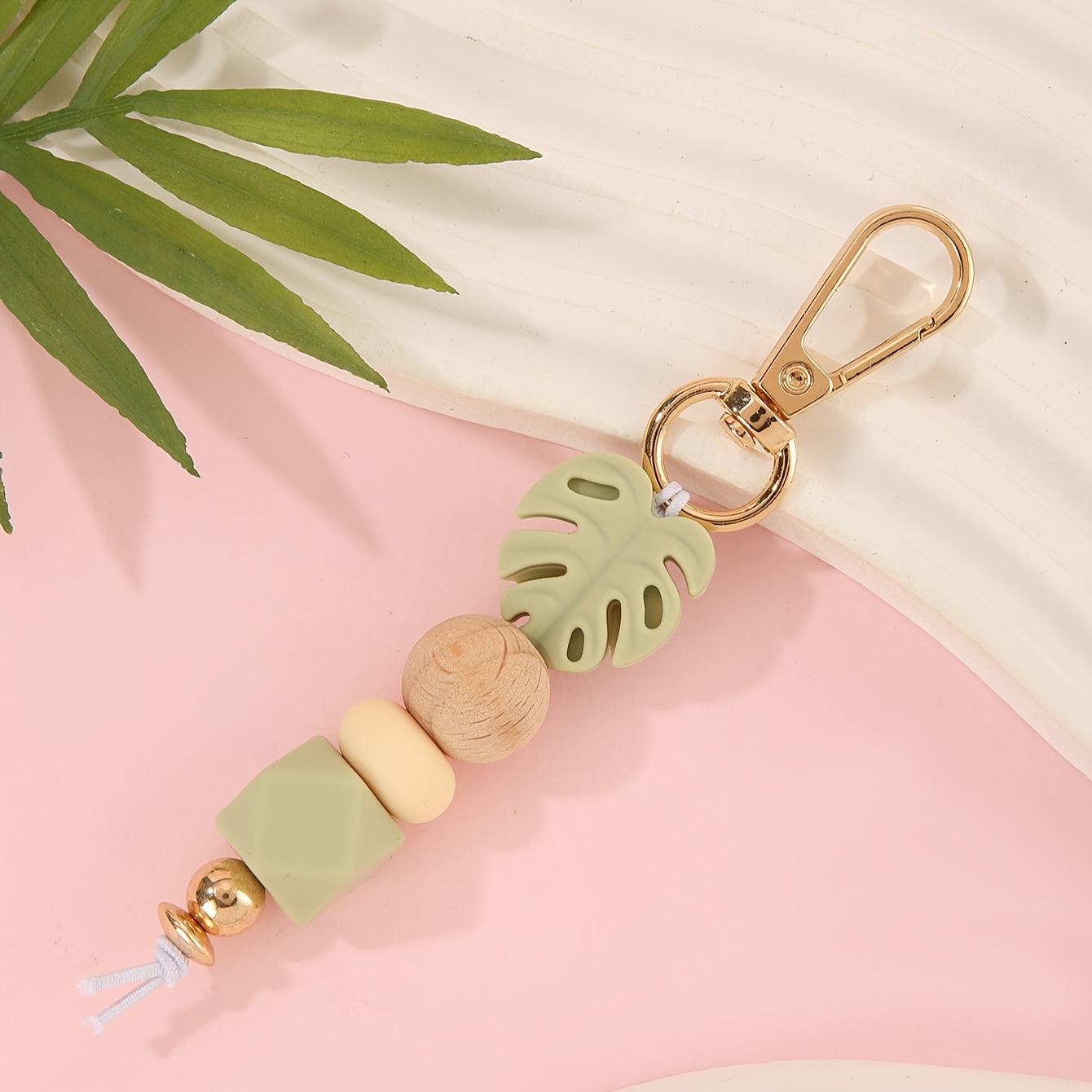 A Silicone Leaf Bead Pendant, A Keychain Accessory