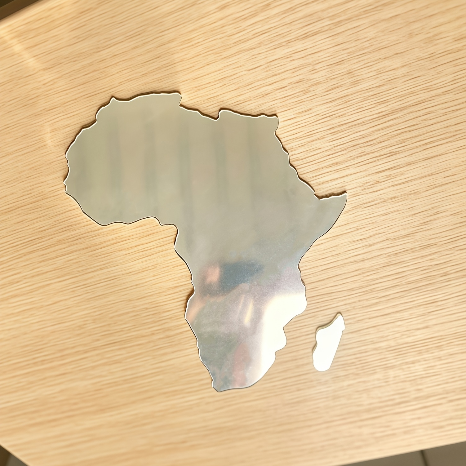 TEMU African Map Shaped Irregular Wall Mirror, Overseas Commemorative Decorative Mirror, Nostalgic Homeland Light Luxury Artistic Mirror, Irregular