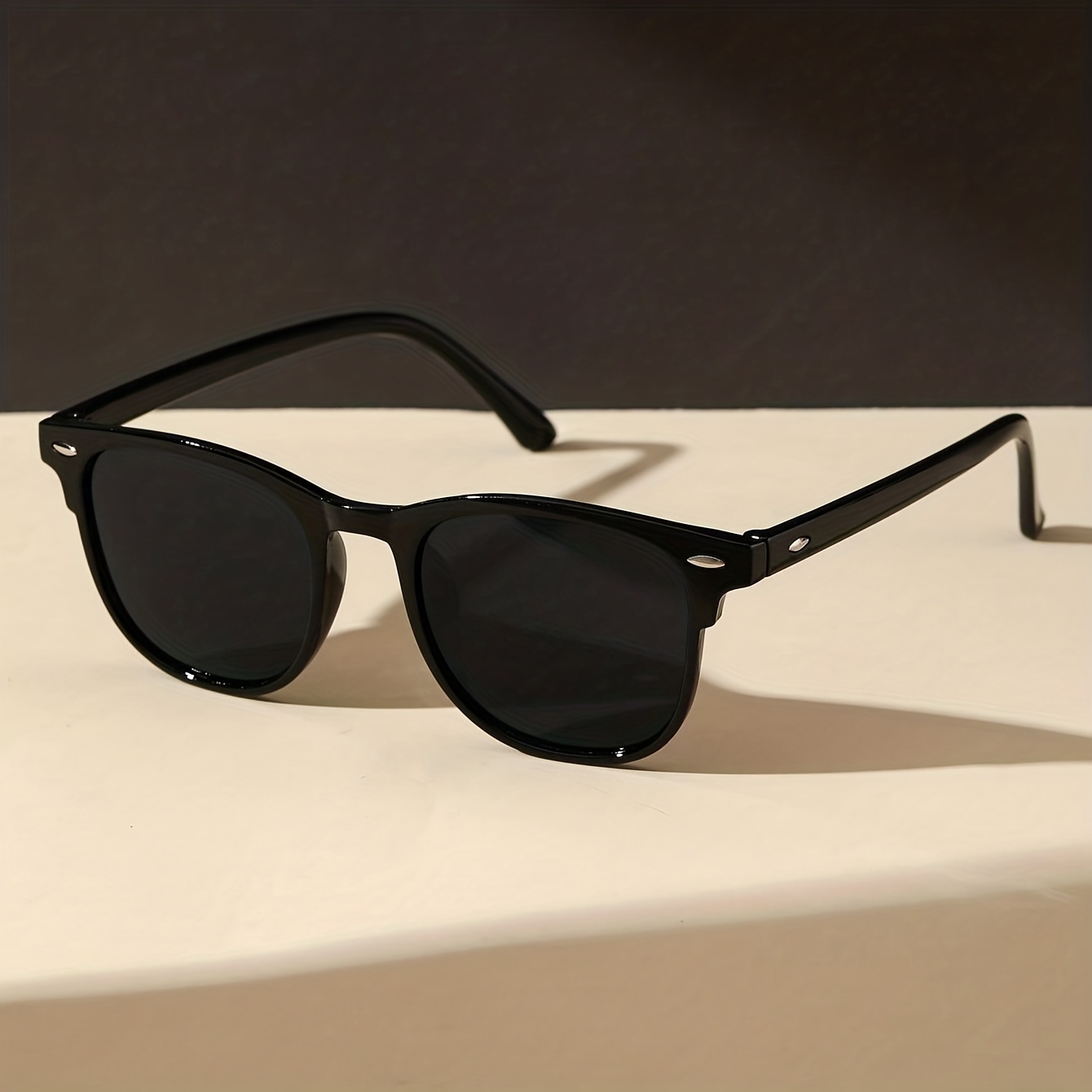 Image of 1pc Women's Classic Geometric Frame Fashion Sunglasses Uv400 Suitable For Outdoor Travel Driving, Parties, Holidays, Clothing Matching, Daily Use