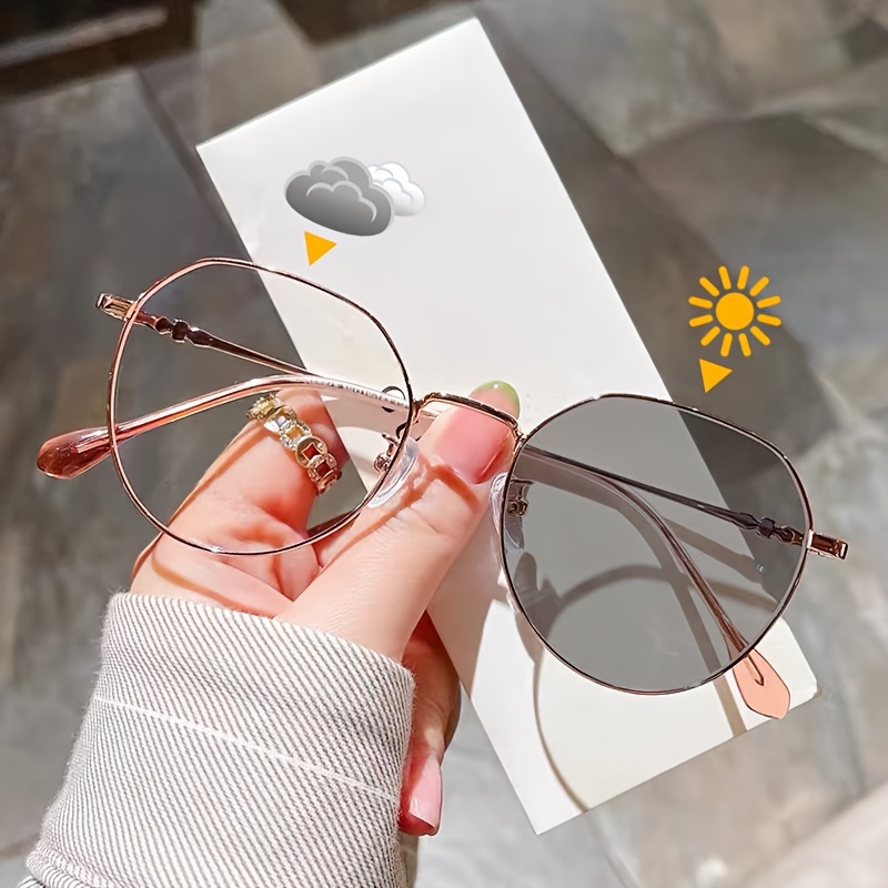 

Oval Photochromic Fashion Glasses For Women Metal Frame Clear Lens Computer Glasses Fashion Outdoor Sun Shades