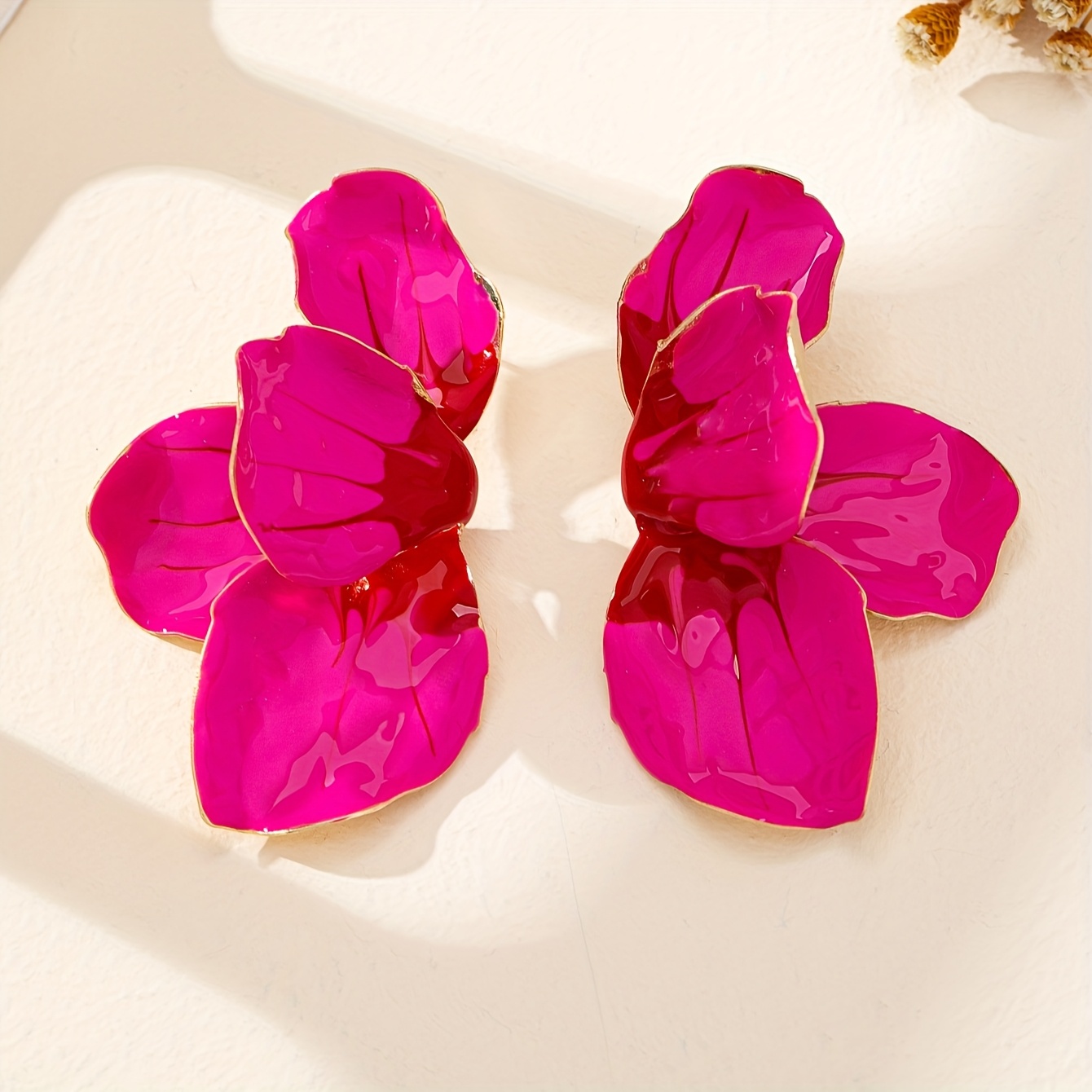 E-shop Ein Paar große, modische vielseitige Emaille-Blumenohrringe für Damen