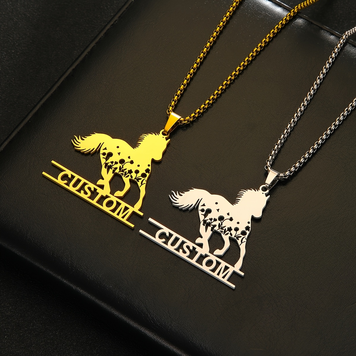 Collar colgante de caballo nombre