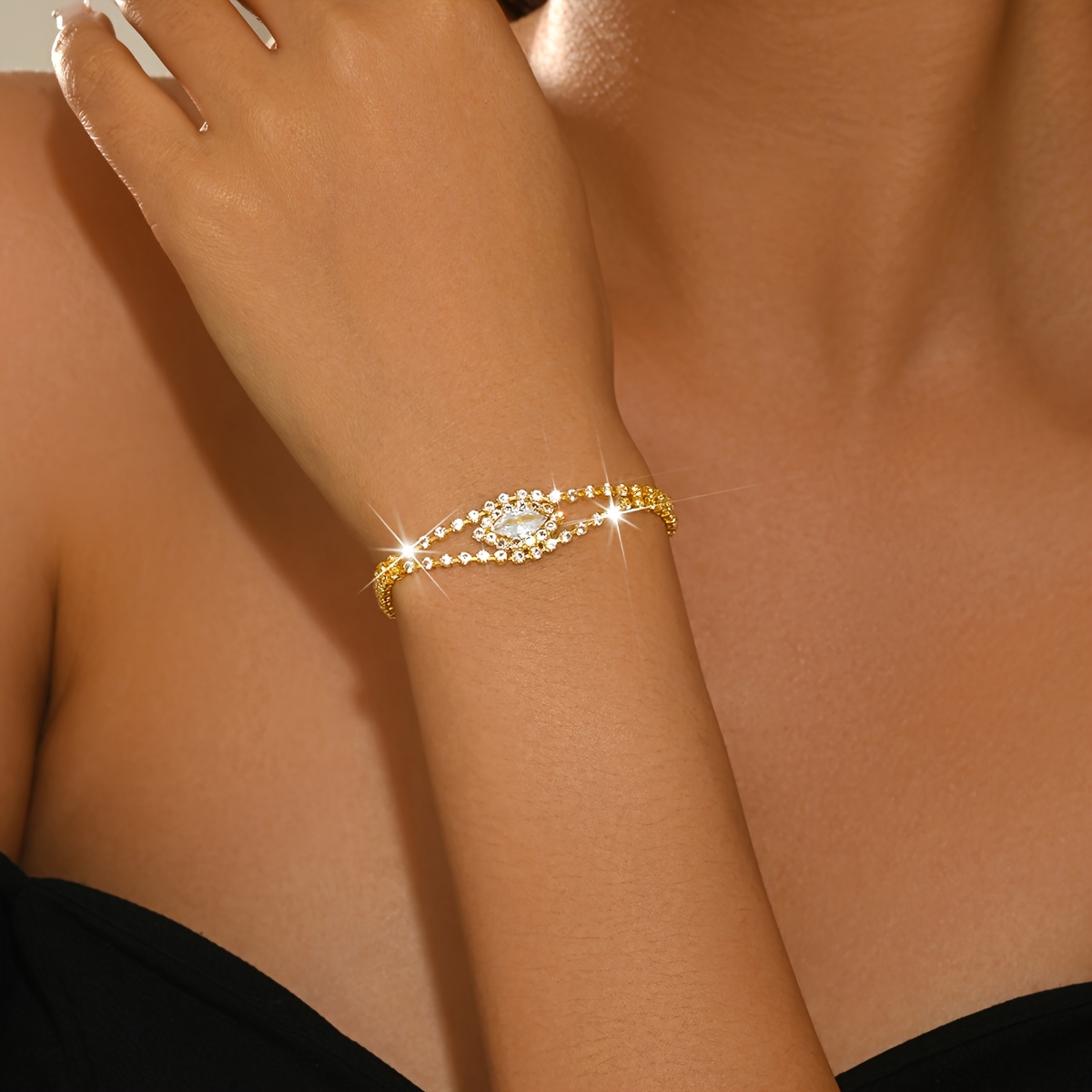 Image of 1pc Teardrop Bracelet, Rhinestone-encrusted Bridal Bracelet, Adjustable Women's Wedding Jewelry, Suitable For Parties, Balls, Anniversaries, And Birthday Gifts