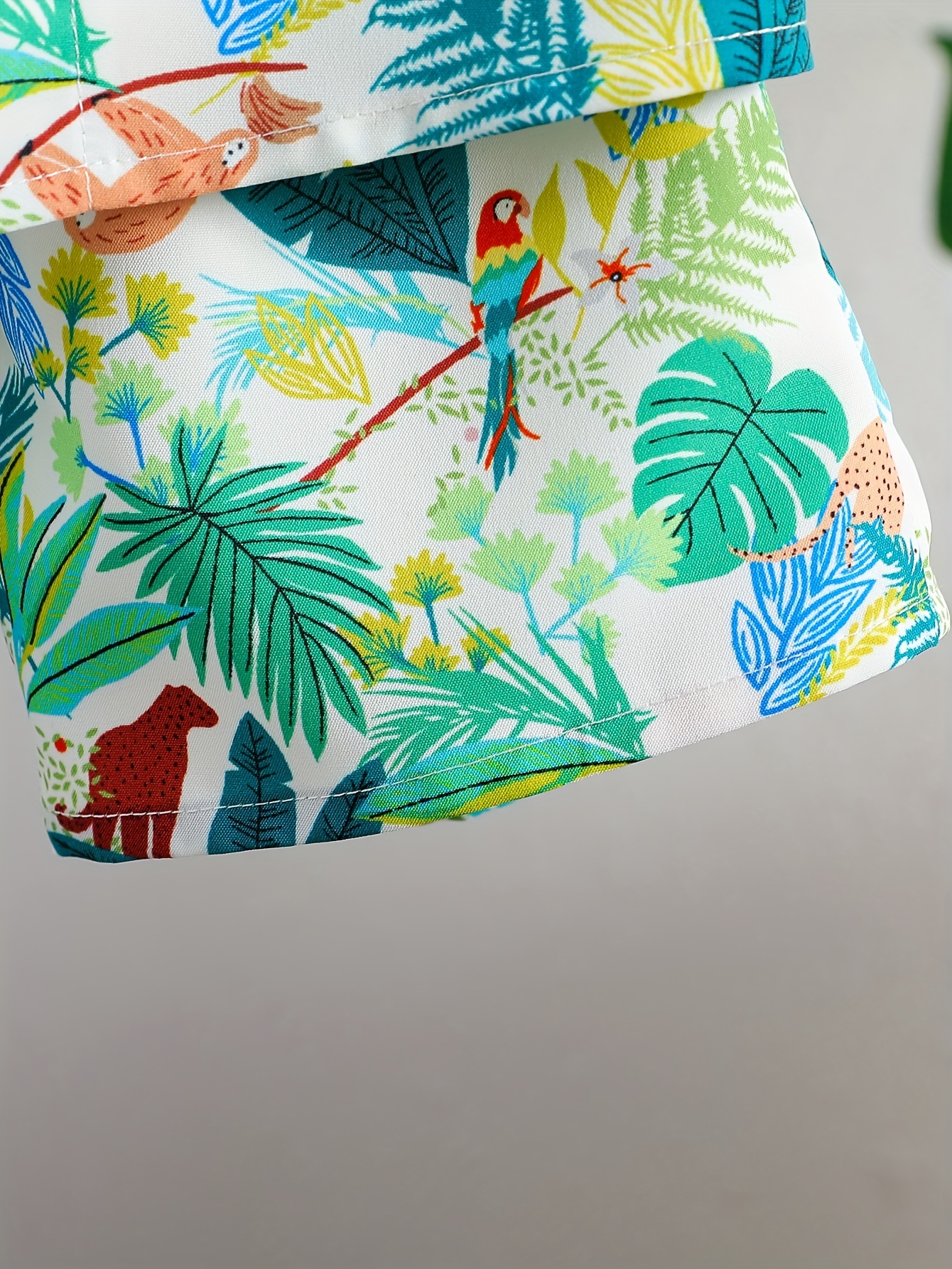 Boys' Summer Casual Outfit: White Leaf Print Short Sleeve Shirt and Comfortable Shorts Set, Polyester, Non-Stretch Fabric - Ideal for Outdoor Activities, Tree Leaf, Suitable, Leisure Style, Conventional Version, Summer, Perfect for Outdoor