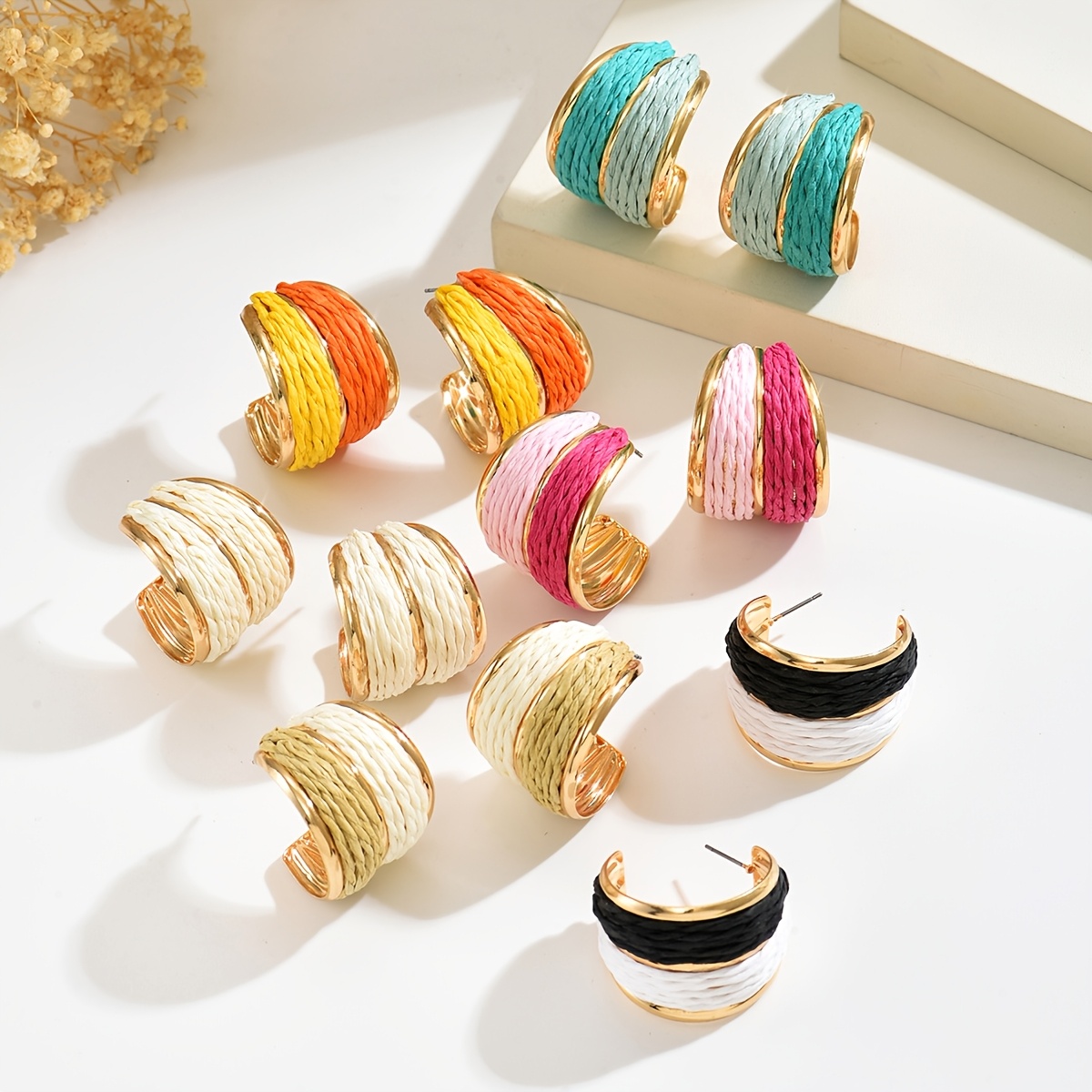 1 Pair OOQ Bohemian Hand-Woven Raffia C-Shaped Hoop Earrings - Suitable for Women's Daily Wear, Weddings, Parties, Beach Vacations, Multicolor Raffia Hoops for Summer, Gift for Mothers, Valentines, Music Festivals