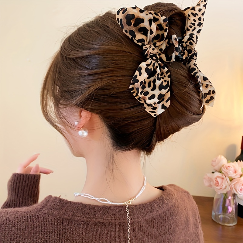 

1pc Elegant Leopard Print Bow Hair Clip, Large Plastic Hair Claw, Simple Rectangular Design, Stylish Hair Accessory For Daily Use, Shower, And Hair Styling