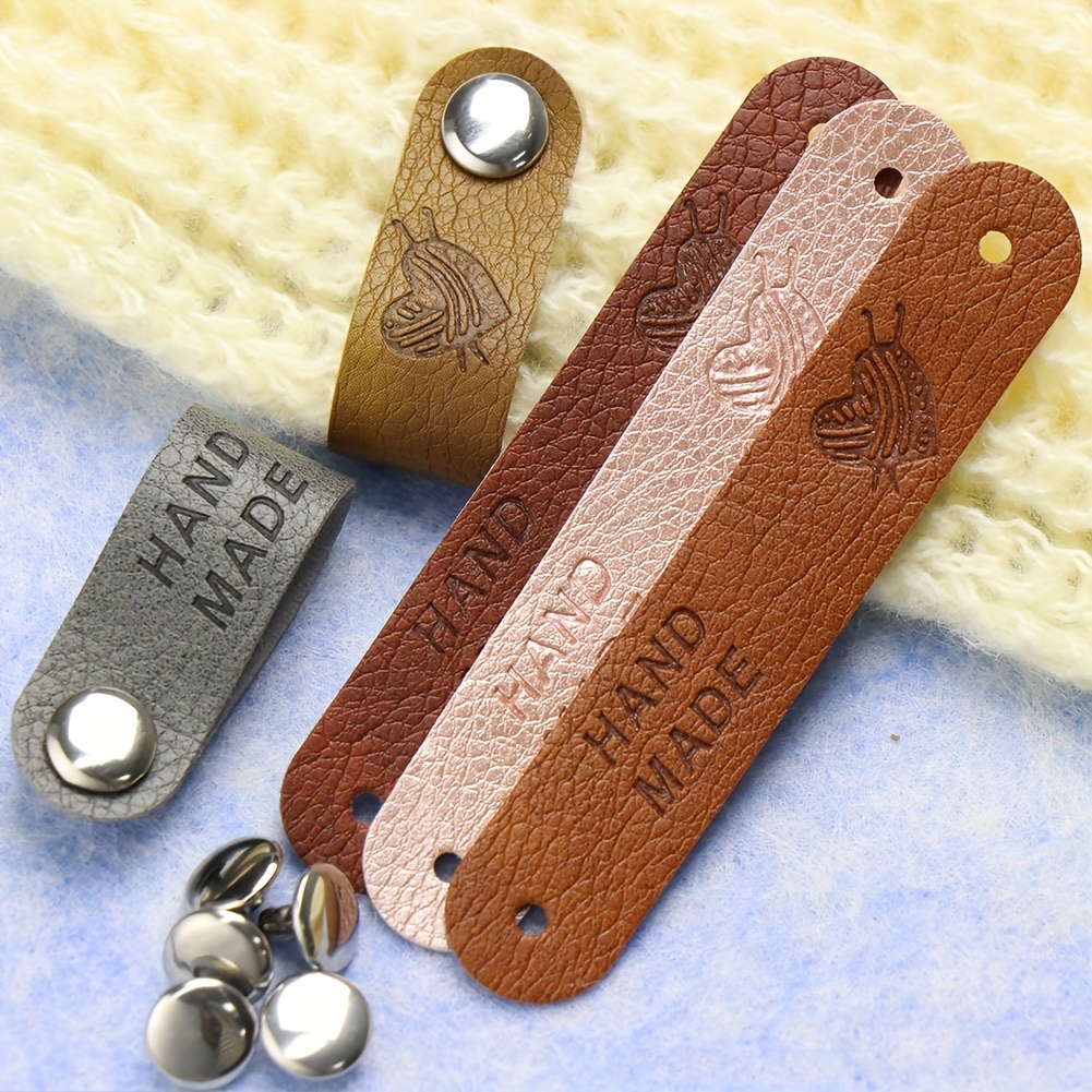 E-shop 30 Stück Herzförmige Handgefertigte Kunstleder-Anhänger mit Metallösen & Schrauben/Nägeln – DIY Bastel-Etiketten für Strickprojekte, Geldbörsen,