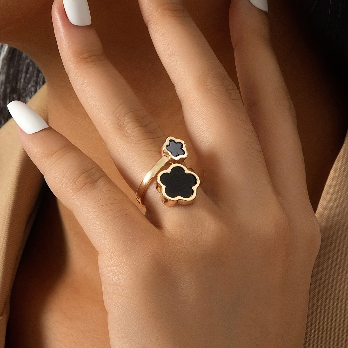 

Elegant Clover Flower Open Adjustable Ring Classic Daily Wear Finger Ring Holiday Gift