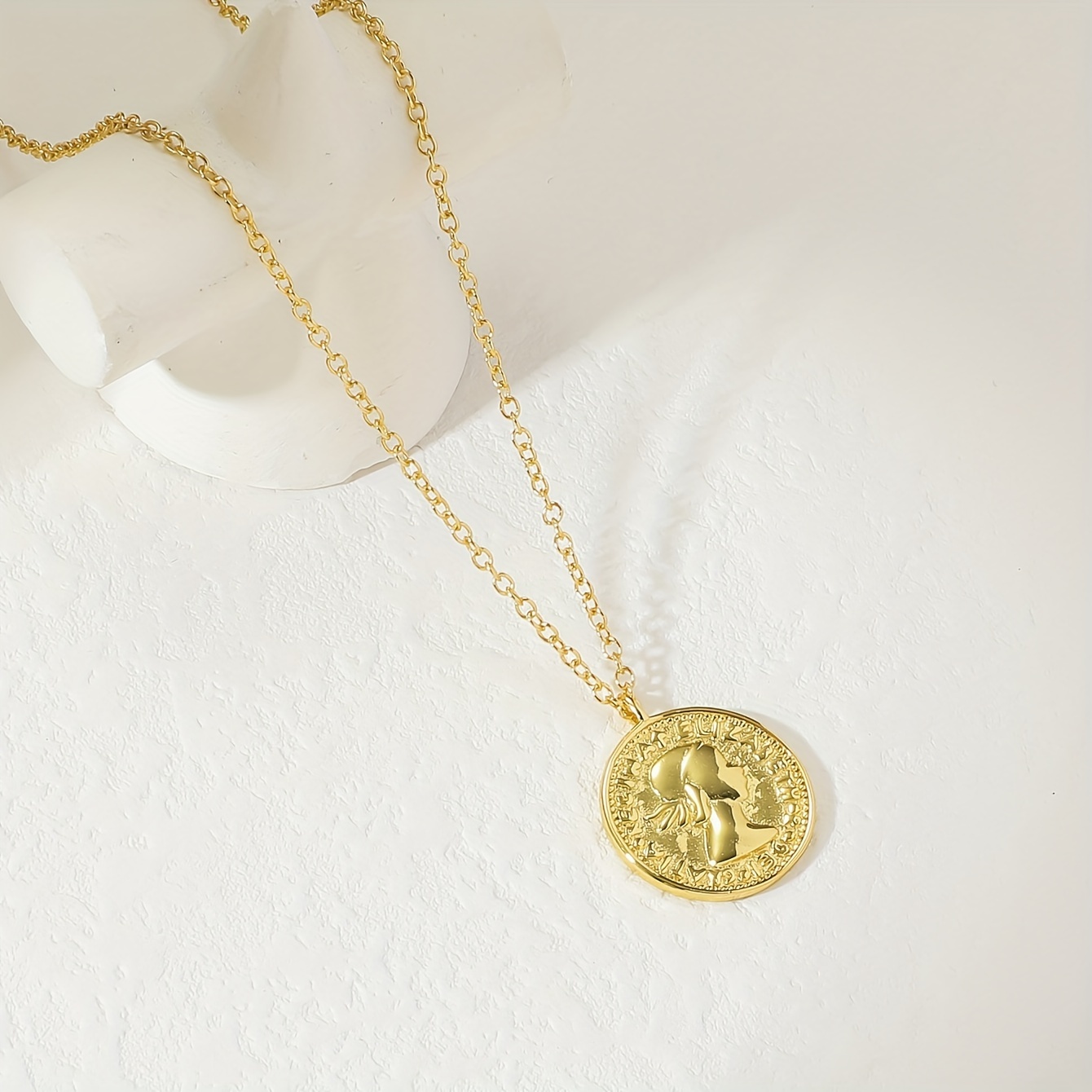 Gold Coin Pendant Necklace 18K Gold Plated Elizabeth Coin Medallion  Necklaces 