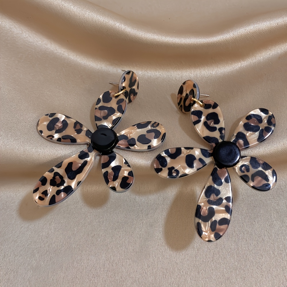 TEMU 1 par de aretes colgantes unisex con colgante de flor de leopardo vintage, elegantes aretes colgantes de flores irregulares para uso diario,