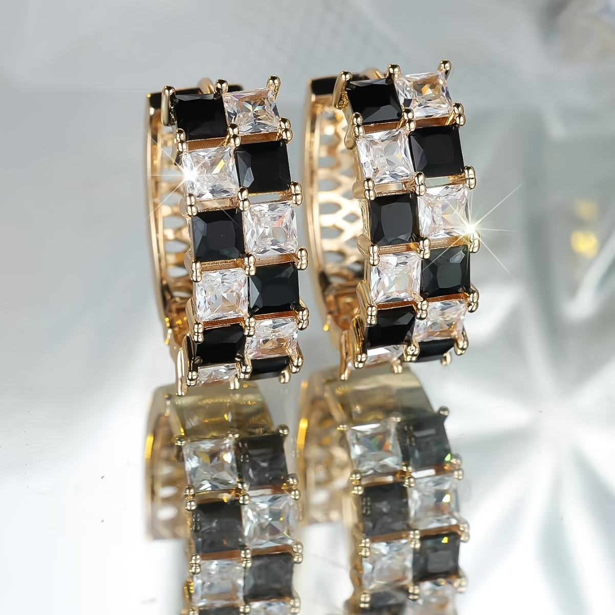 TEMU A Pair Of Geometric Black And White Checkerboard-patterned, Fashionable And Elegant European/american--on Earrings