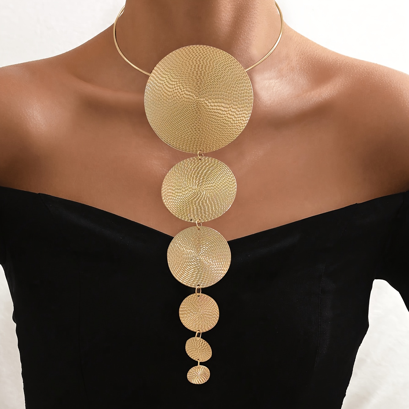 

A New Creative Exaggerated Geometric Necklace In European And American Style