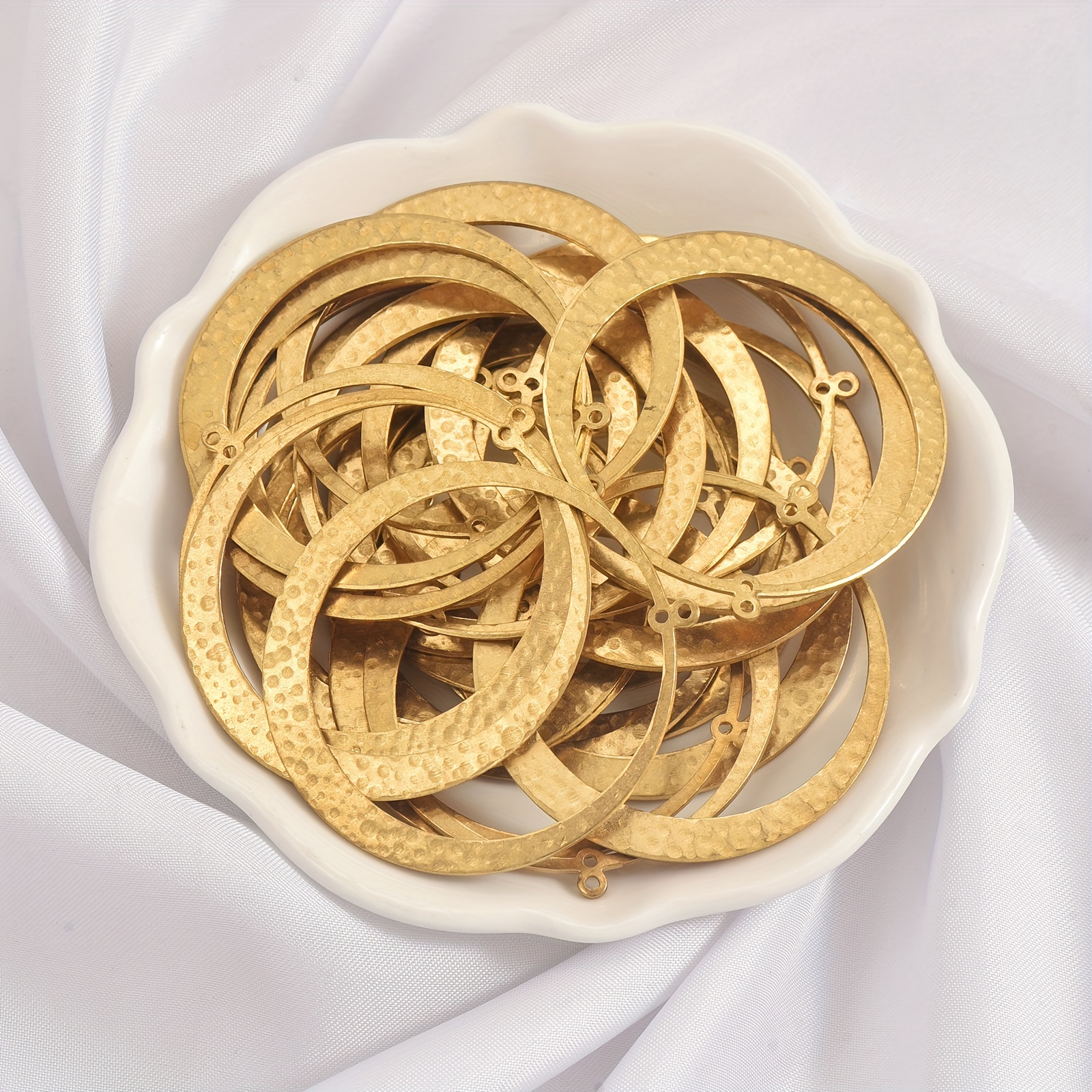 6pcs Brass Trendy Embossed Hoop Pendants