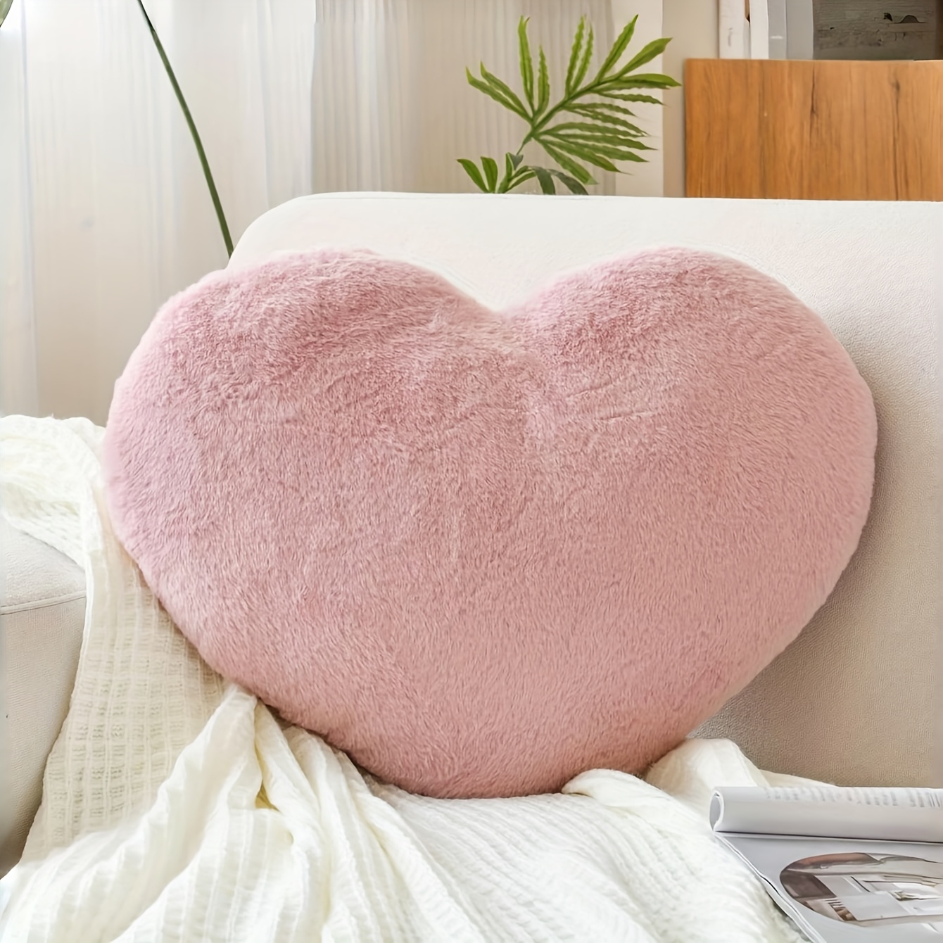 Image of ( ) Soft Pink Heart-shaped Artificial Plush Pillow For Indoor And Outdoor Decoration, Machine Washable Polyester, Suitable For And Women's Valentine's Day Gifts, Plush Texture|polyester