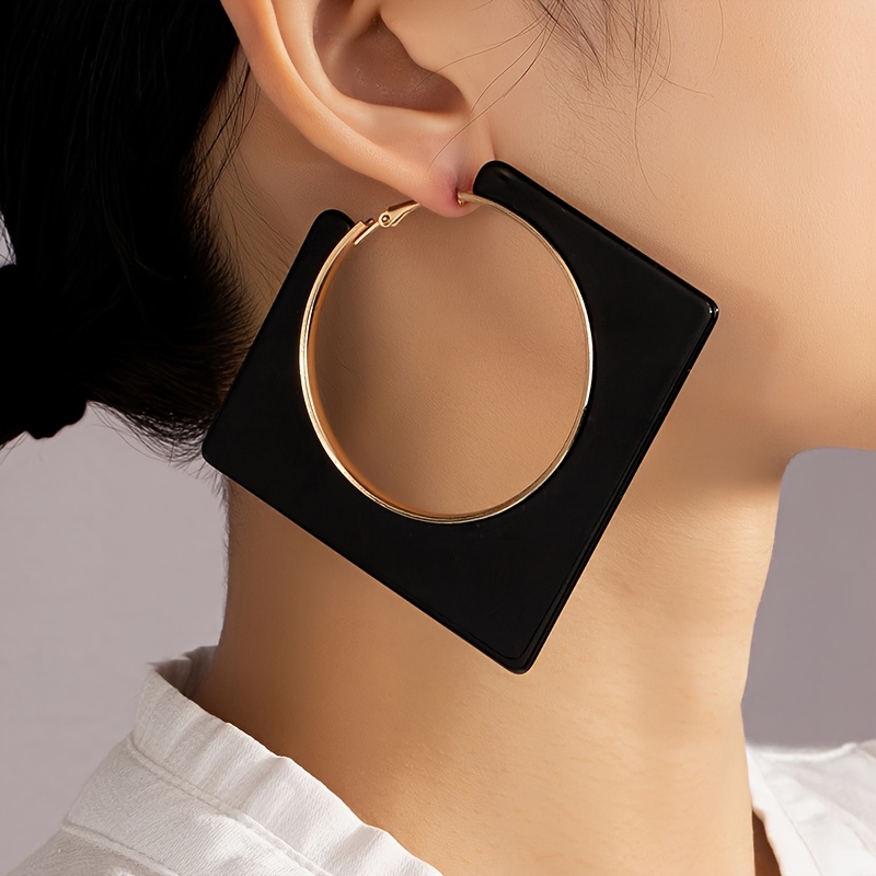 Image of 2pcs Set Of Minimalist Exaggerated Round Cutout Black Square Women's Earrings, Suitable For Women's Bar Parties