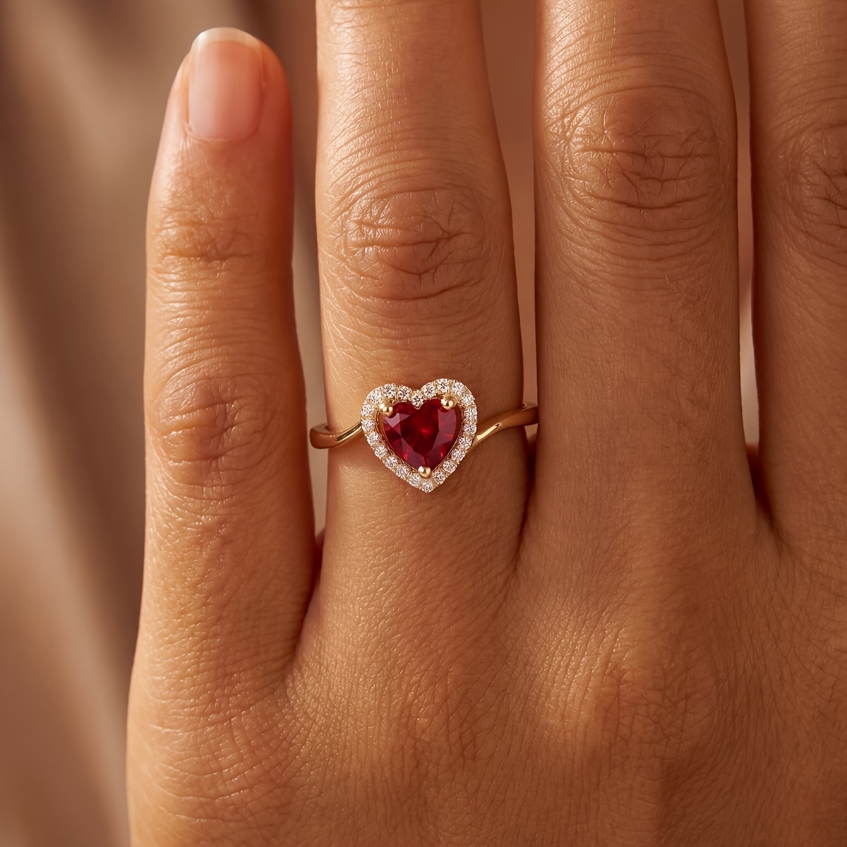 Women's Elegant Heart-Shaped Ring for Everyday Wear