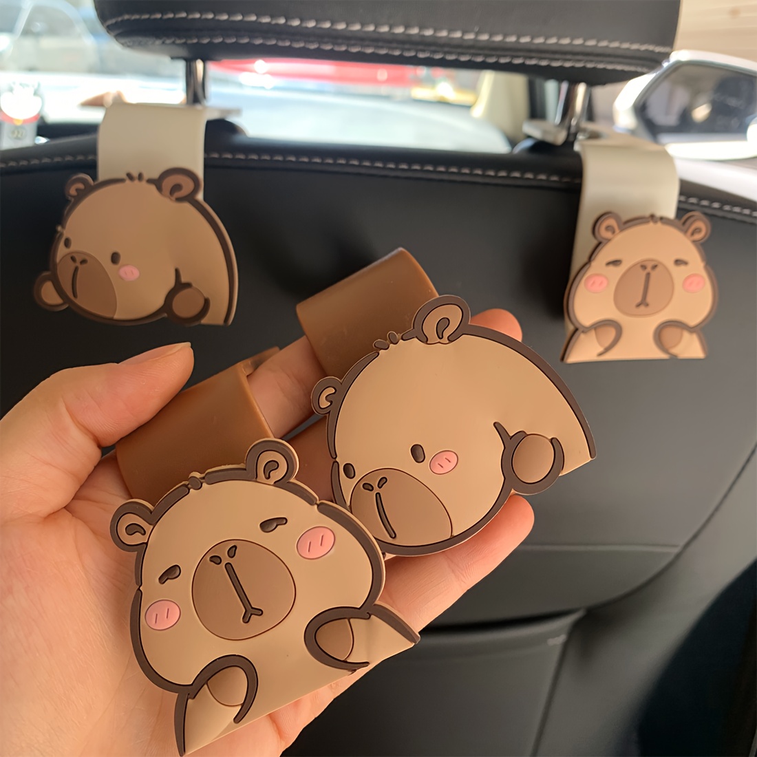 Set Accessori Auto Capybara – 2 Pezzi: Poggiatesta E Copricintura In Peluche, Morbido, Per Bambini E Adulti, Design Kawaii