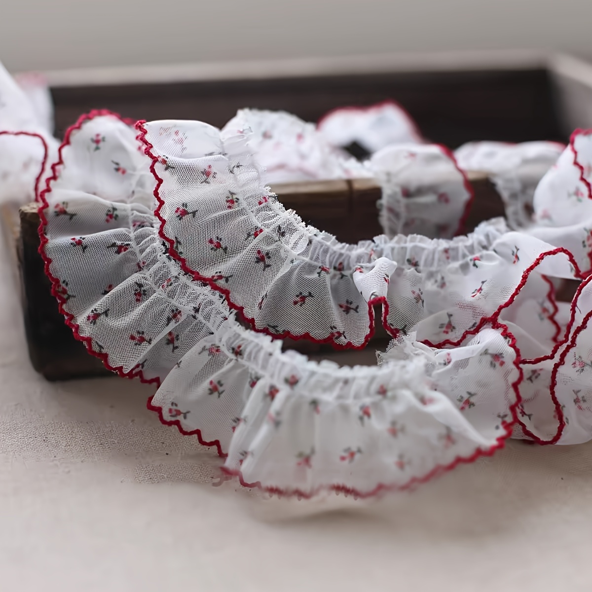 E-shop Kleiner Blumendruck, dichtes Netzgewebe, geraffter Spitzenbesatz, Saum des Rocks, DIY-Kragenbesatz, Manschettenbesatz für Accessoires