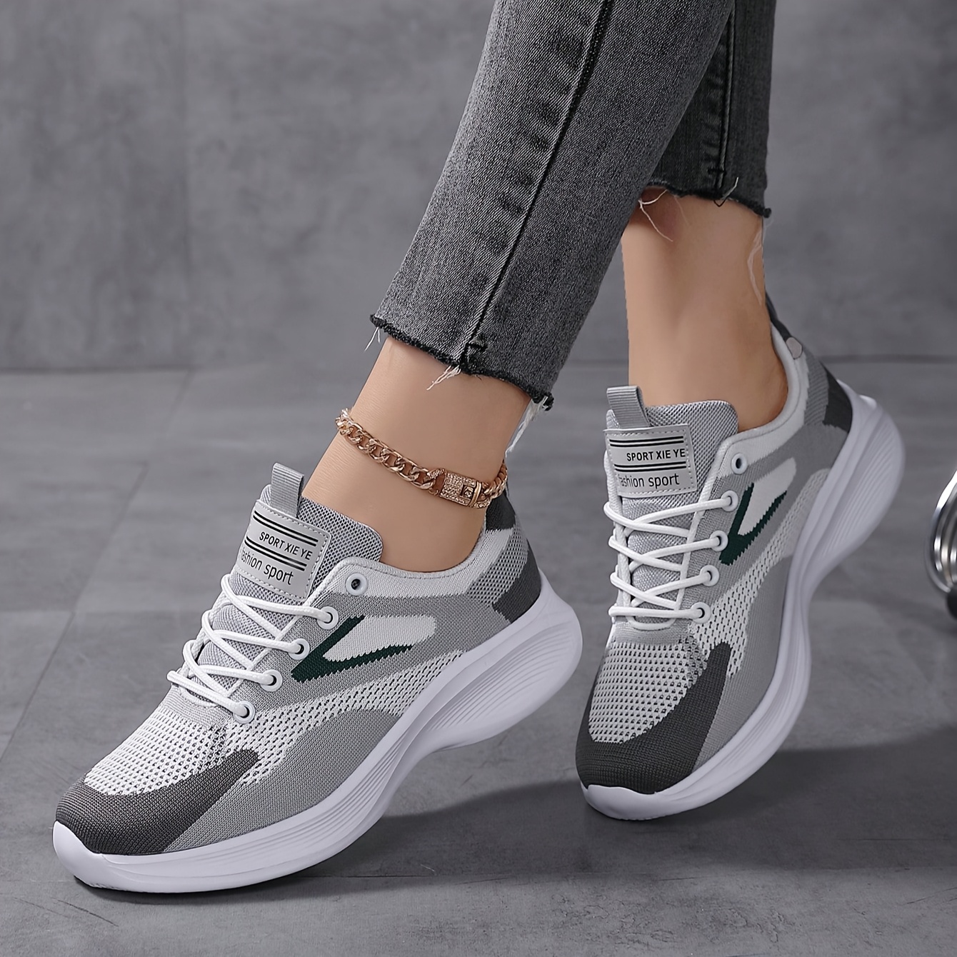 Women's Lightweight Minimalist Low-Top Knit Sneakers