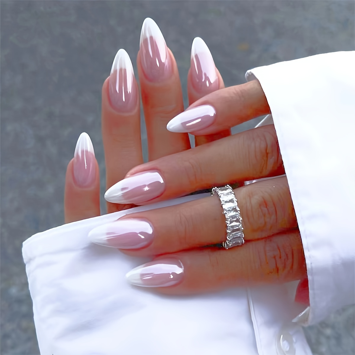 

Ensemble de 24 pièces de faux ongles press-on de style français avec extrémité chromée blanche - Longueur moyenne en de rose - Faux ongles faciles à et amovibles en de couleur pure