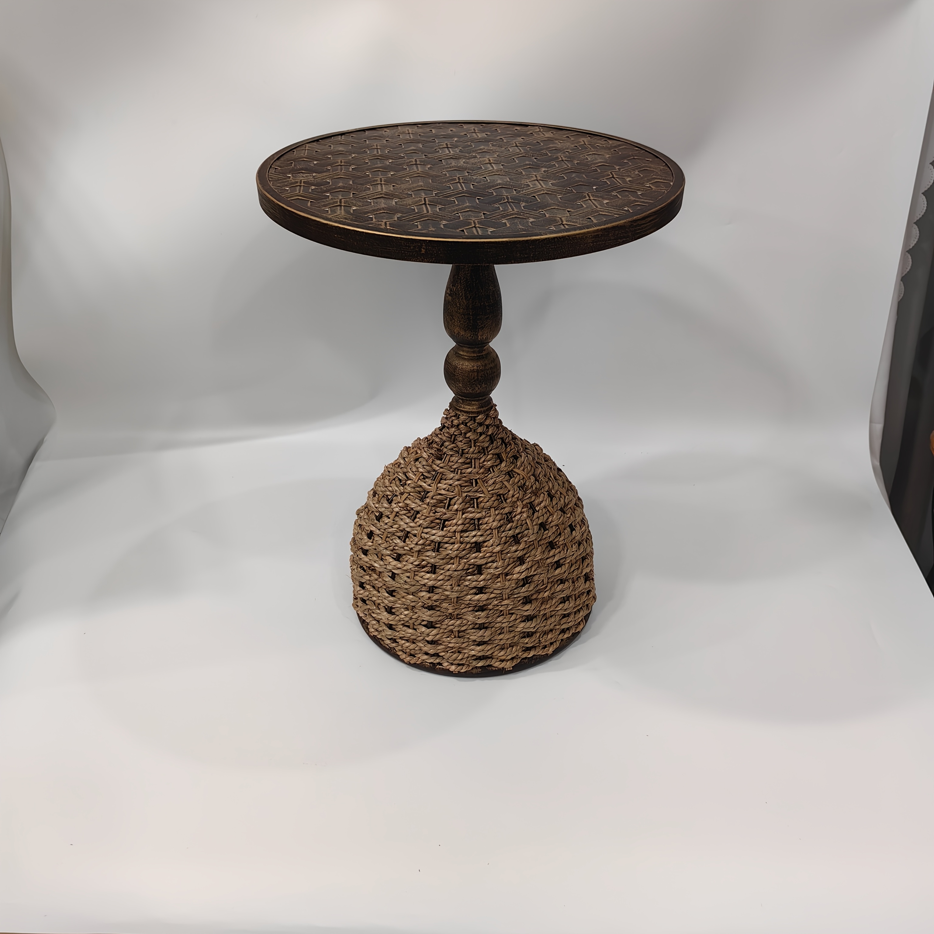 Handcrafted Teng Iron Craft Water Grass Rope Woven Side Table, Flower Stand for Living Room Sofa Side, Study, Balcony, Guesthouse, Outdoor Coffee Shop, Bar
