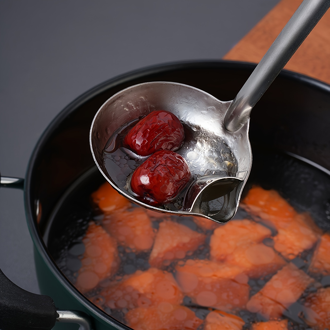 1pc stainless steel oil separating spoon household kitchen drain oil filter to oil soup spoon hot pot filter oil spoon soup separation spoon for restaurants details 7