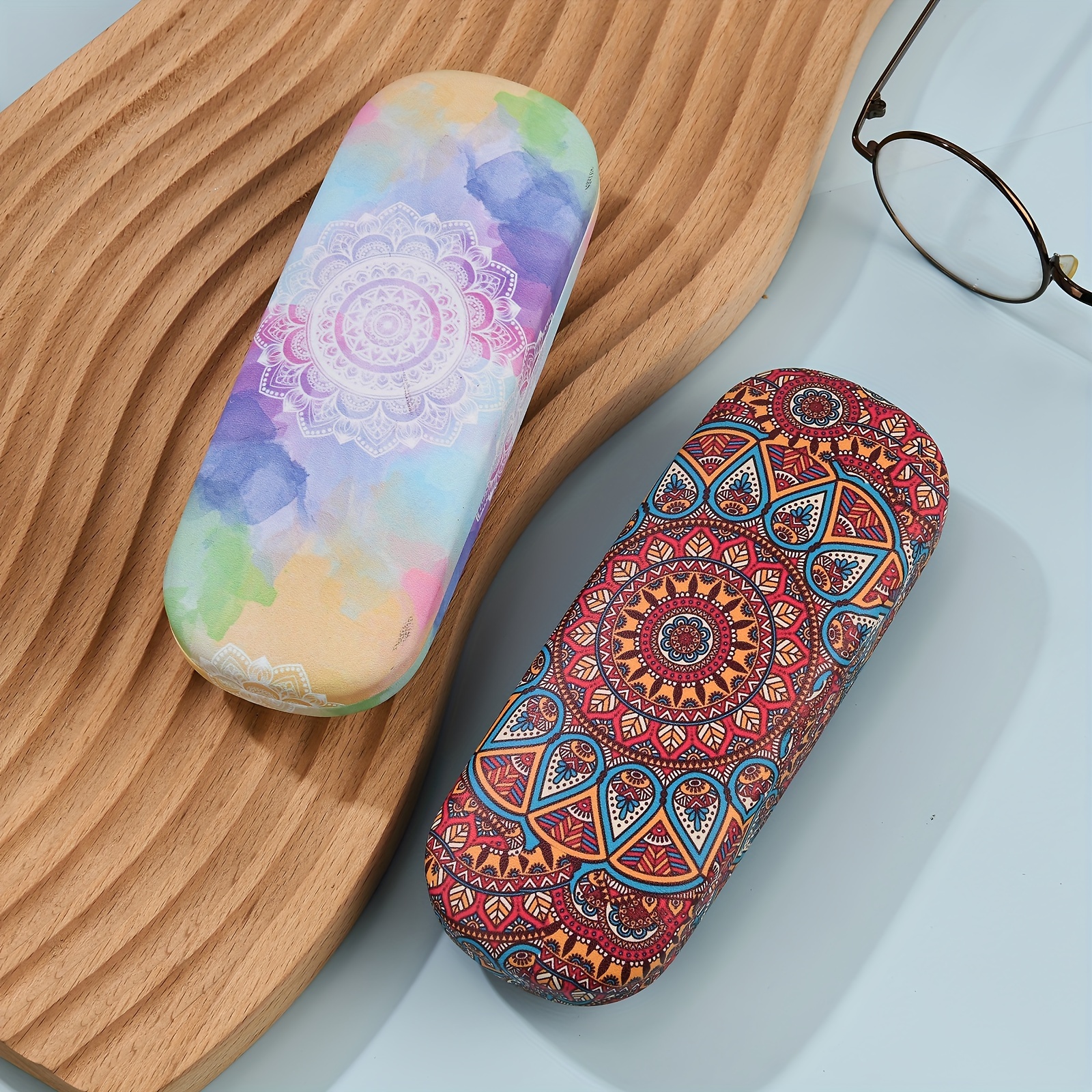 Women's Fashion Glasses Case with Colorful Magic Array Print