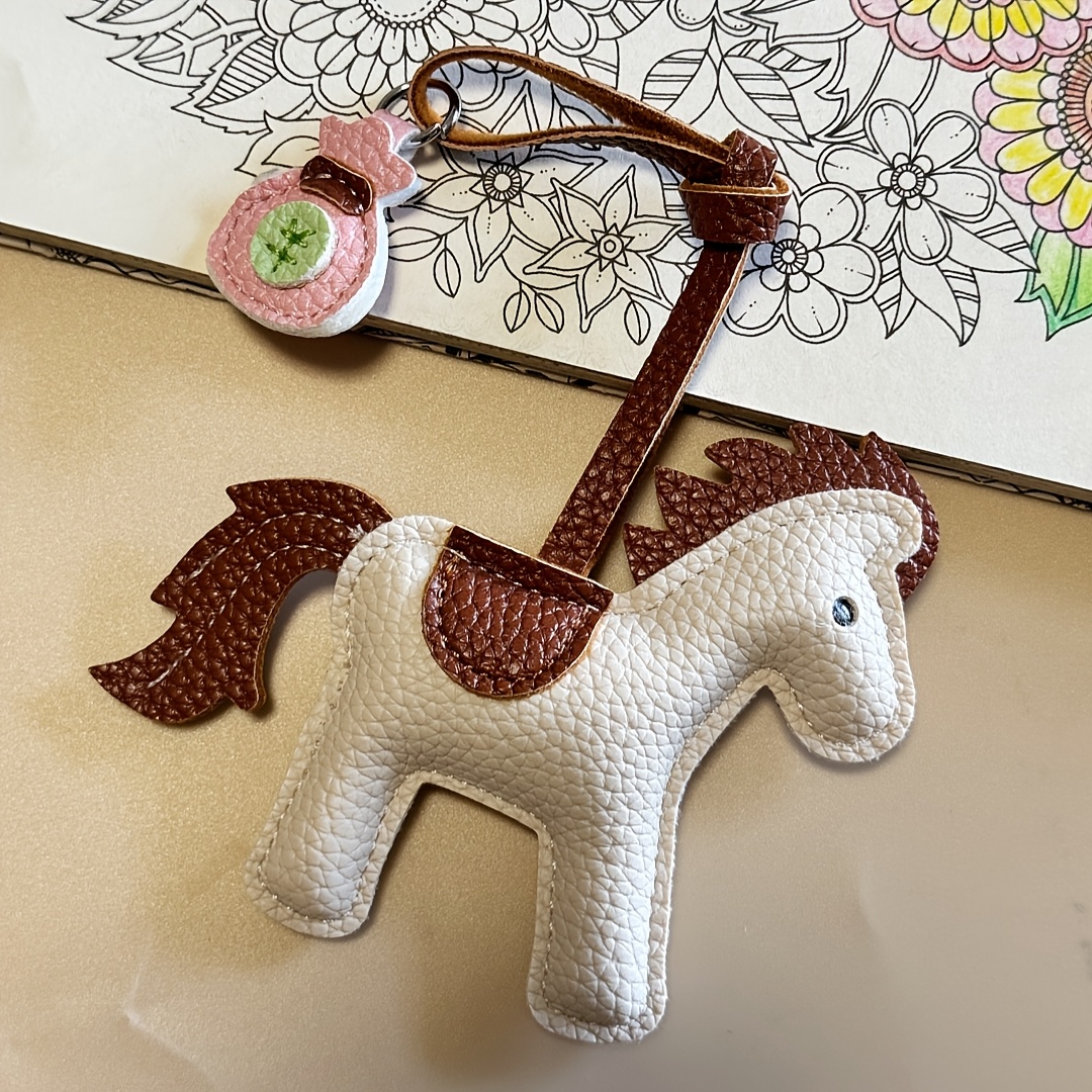 TEMU 1pc Elegant Little Pony Pendant, Material, Bag Charm, Car Key Chain Accessory, Perfect Gift For Women, Gift For , Colleagues, And Girlfriends