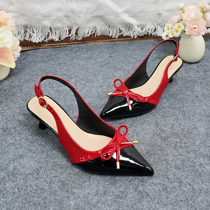 tacones de aguja tipo kitten de punta   con bloques de color y  , con diseño de corte poco profundo y    .   llamativos tacones altos son  , versátiles y   para   casual, zapatos de mujer