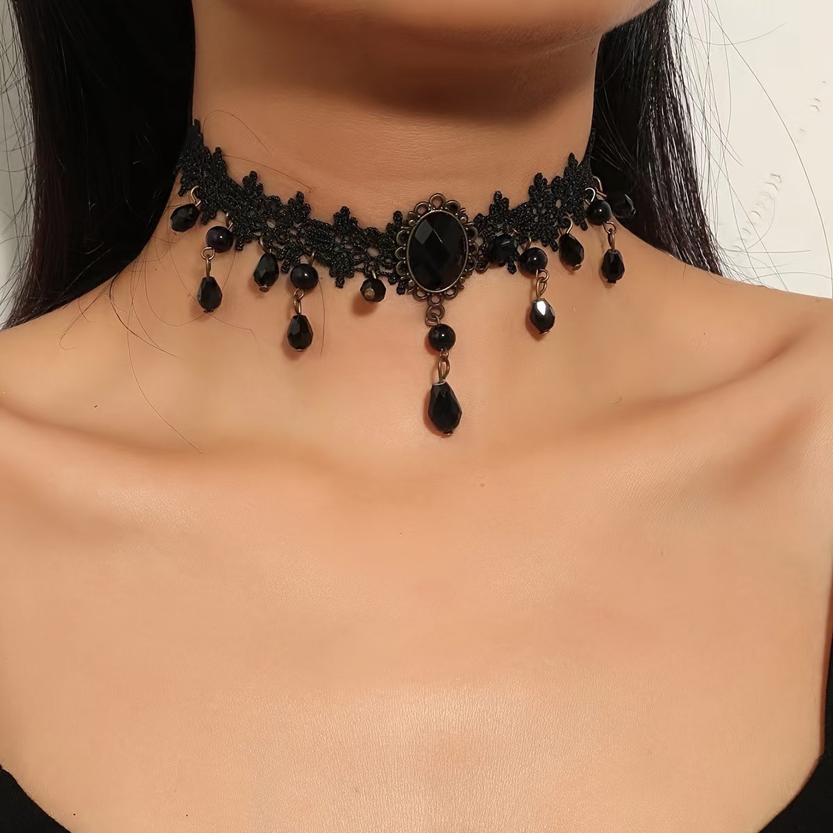 TEMU A Gothic-style Black Lace Teardrop Pendant Necklace For Ladies To Wear At Halloween Party Events, A Sexy Evening Dress In Nightclubs, And A
