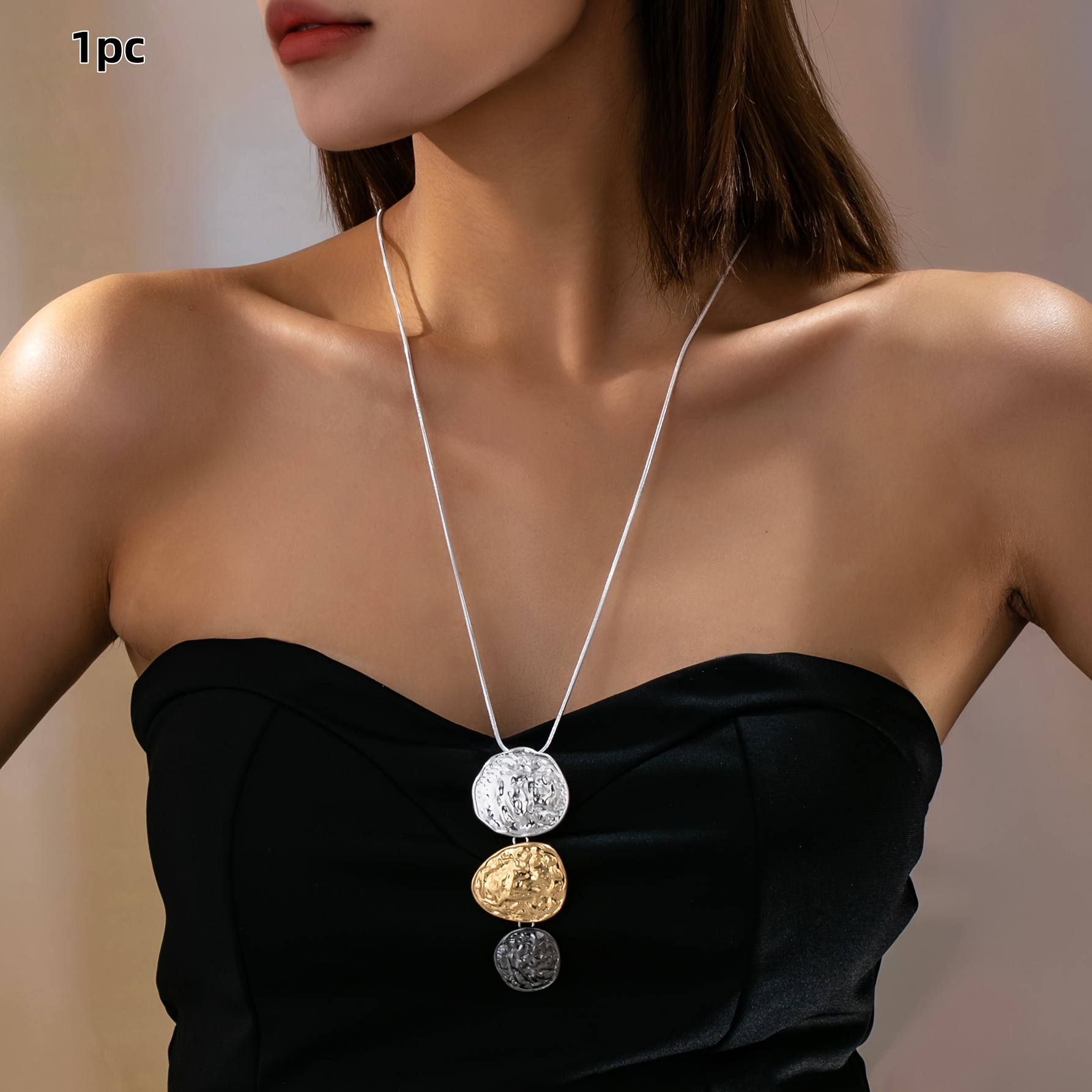Image of A Bohemian Minimalist Fashion Geometric Irregular Oval Round Necklace For Women, Suitable For Vacation Parties And Everyday Wear